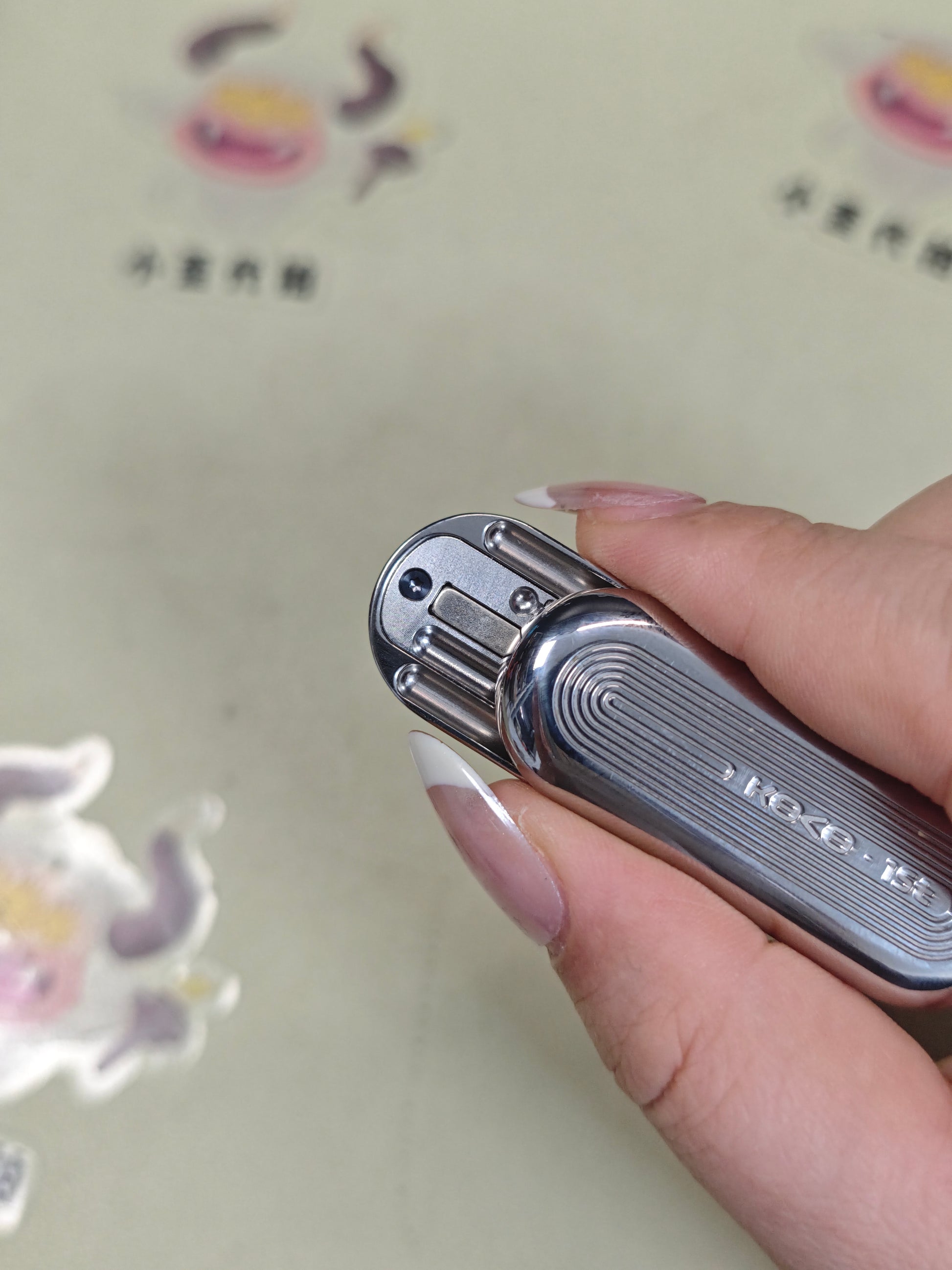 Floating Cloud Titanium