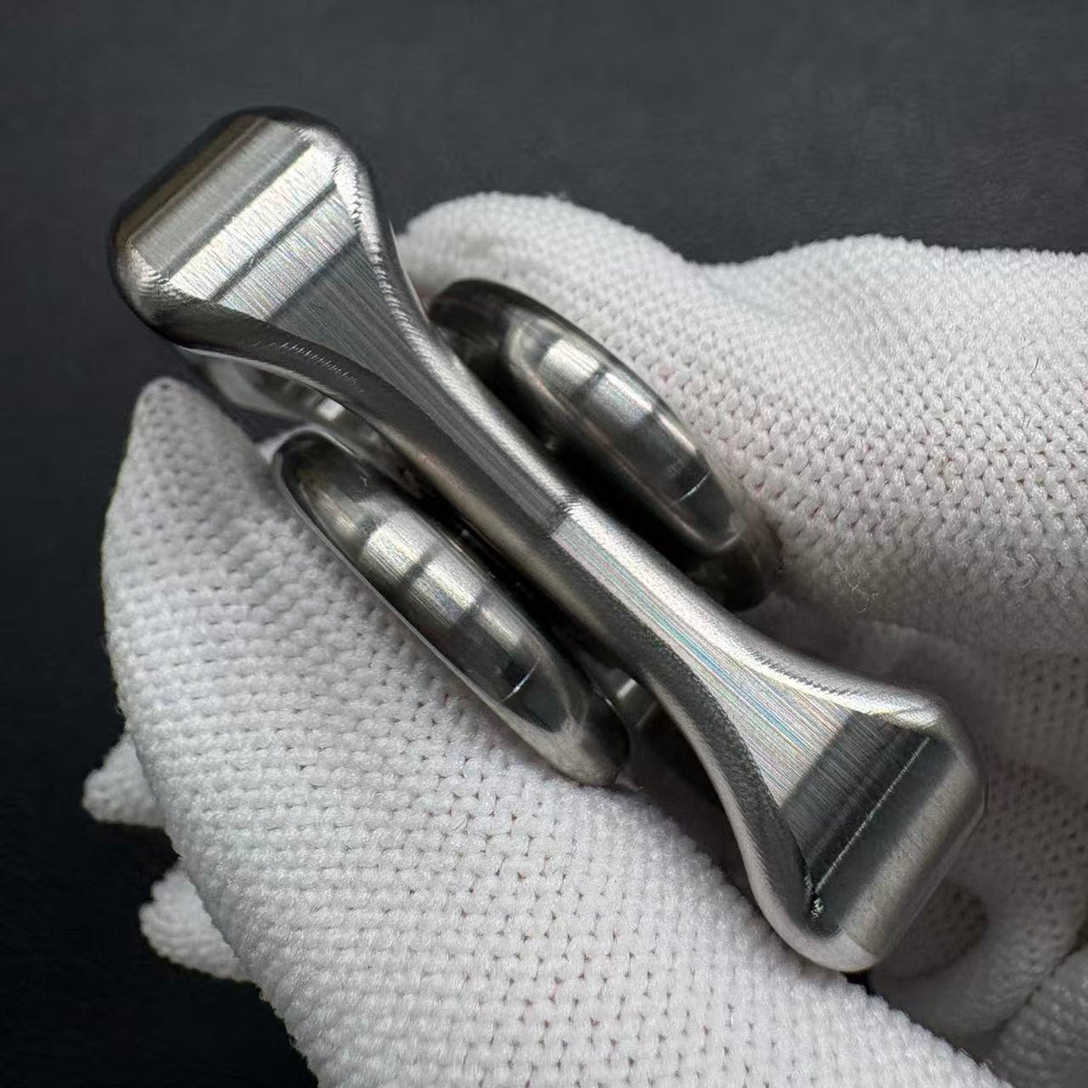 Two-Leaf Horizon Stainless Steel Machine Finished