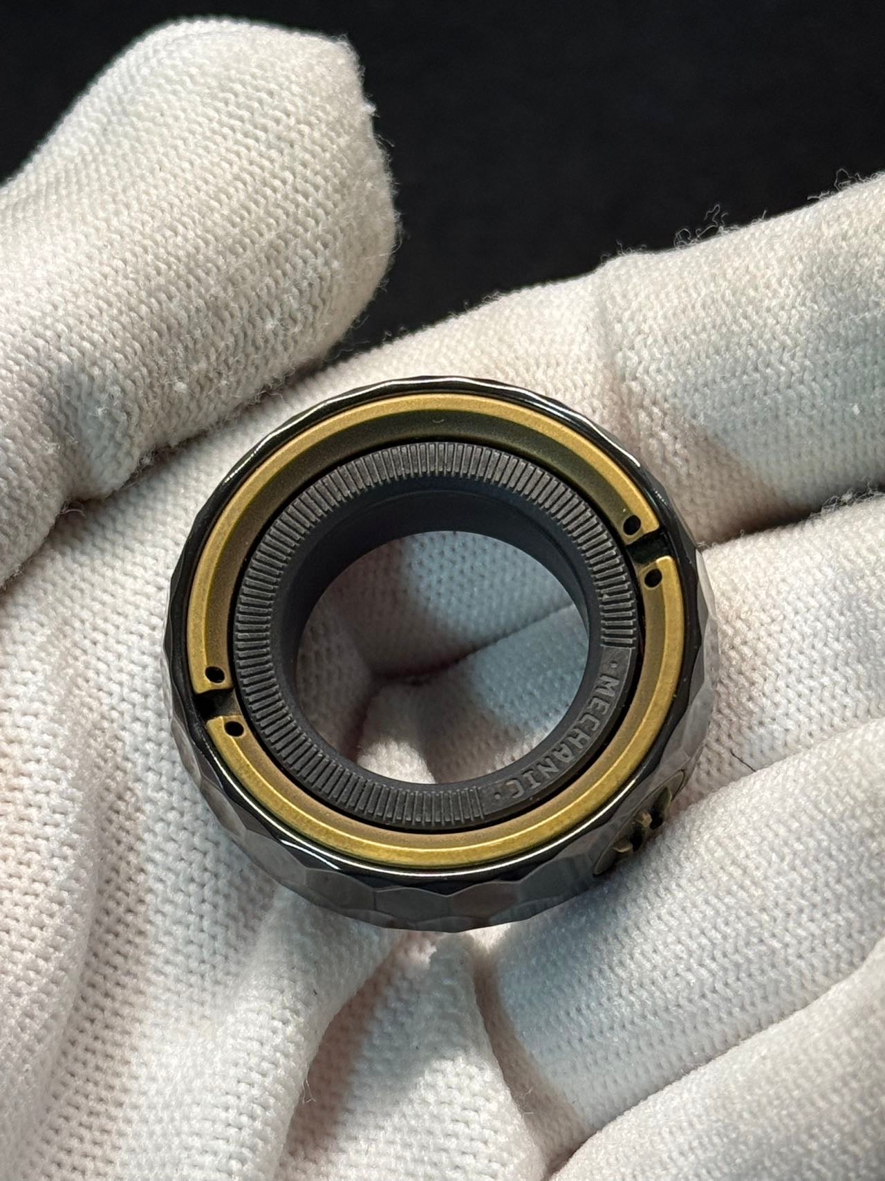 Mechanic Thorns Zirconium