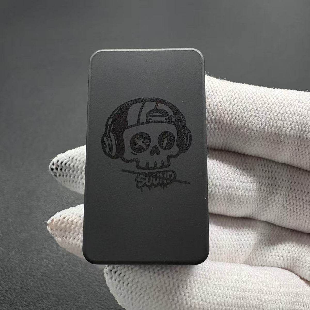 Mute Zirconium