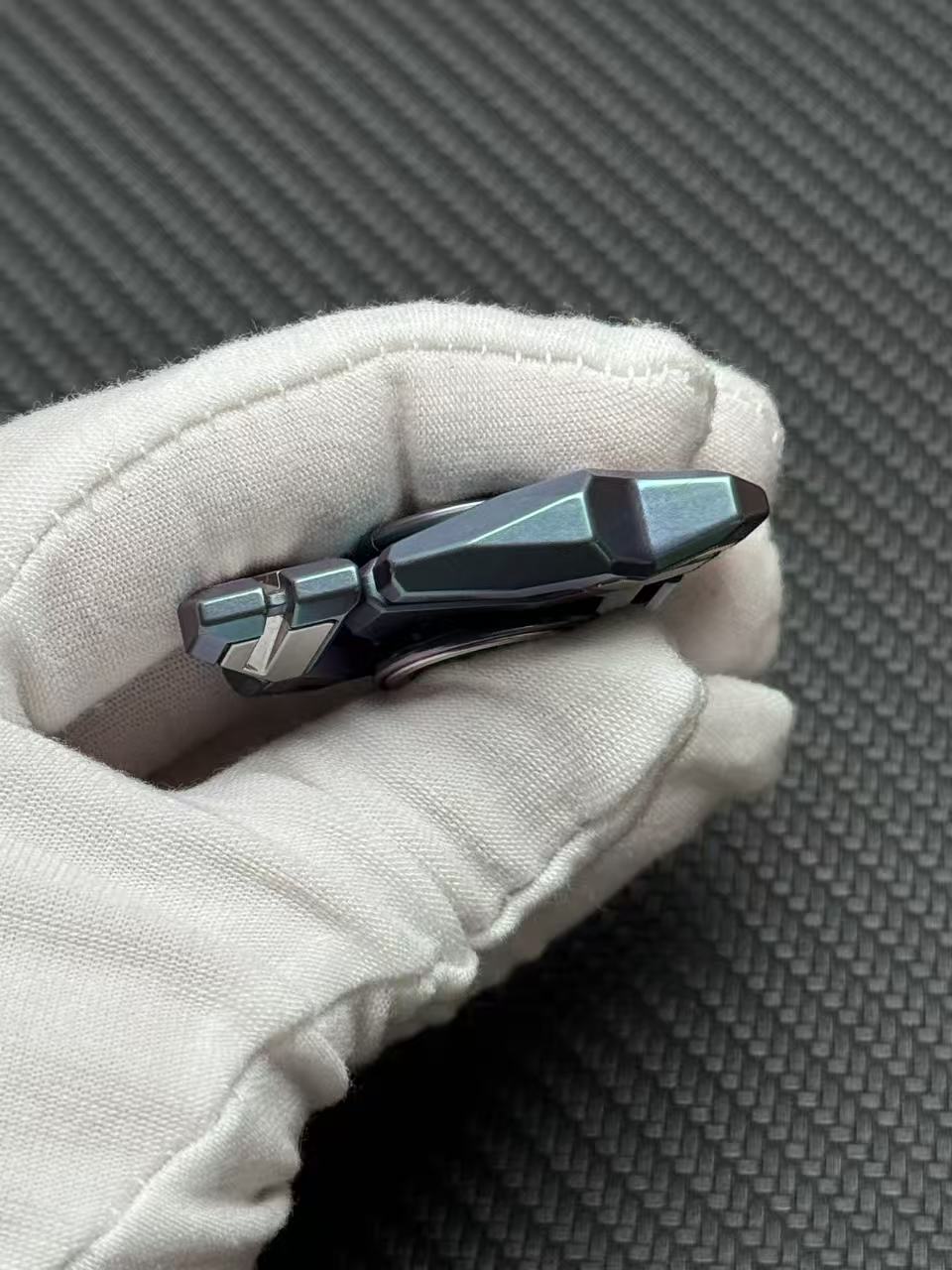 Ouroboros Titanium