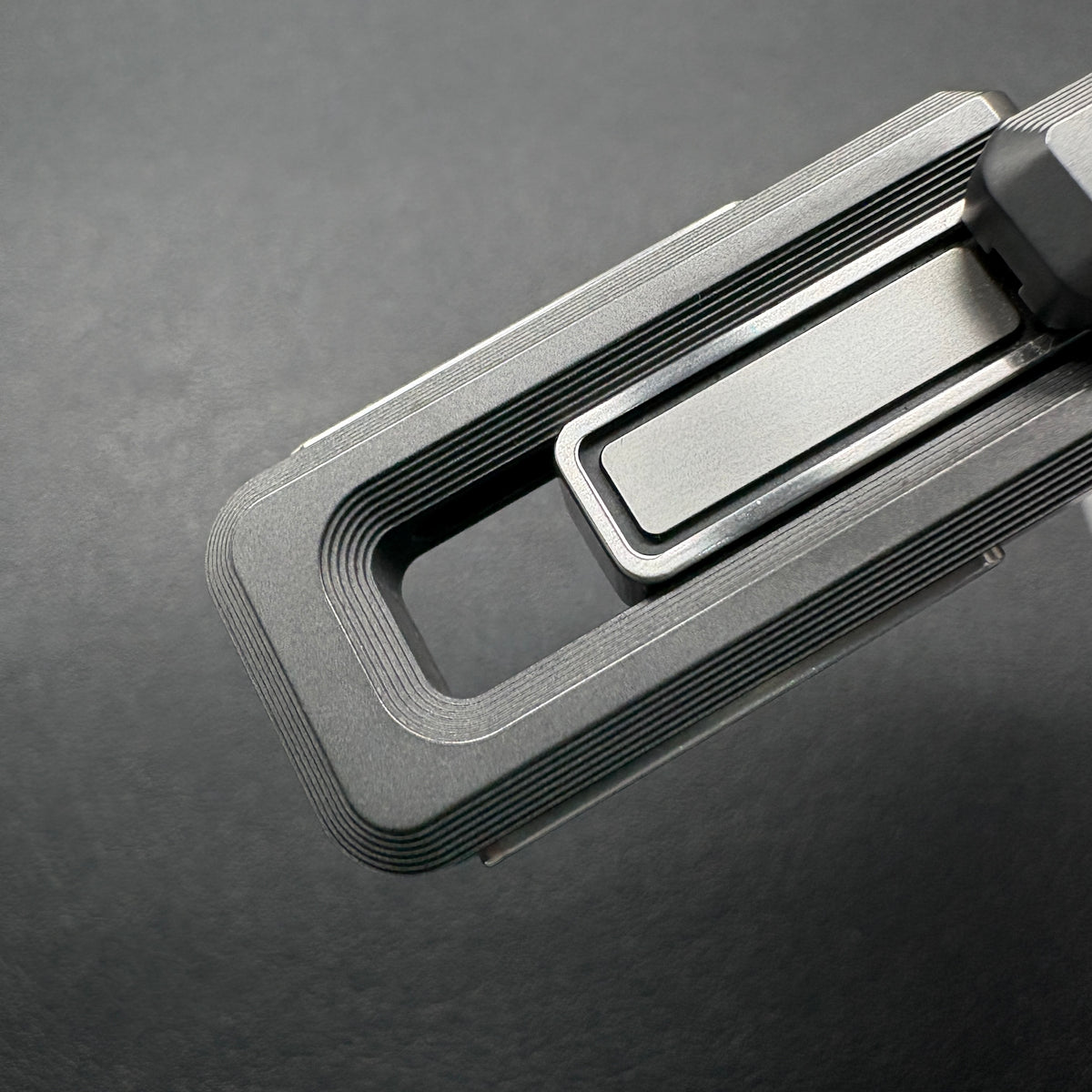 X Lock Zirconium