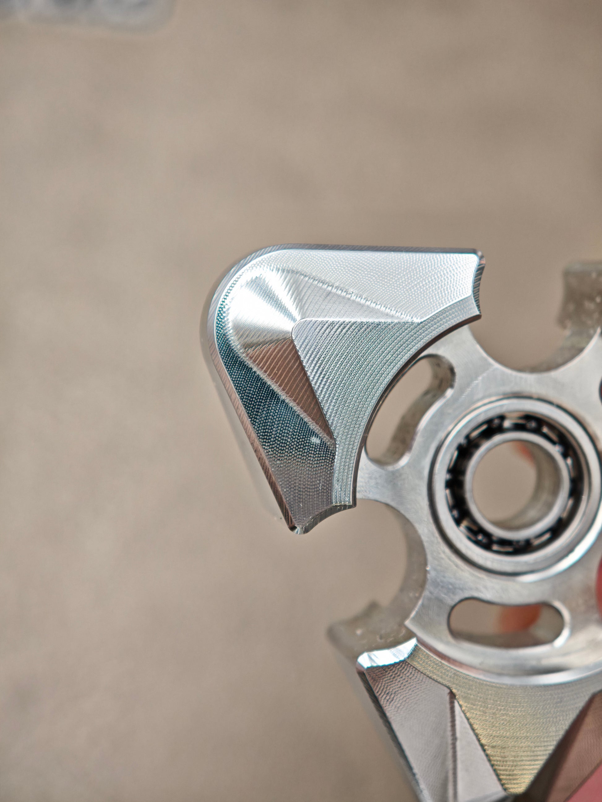 Tri Leaf Vida Stainless Steel