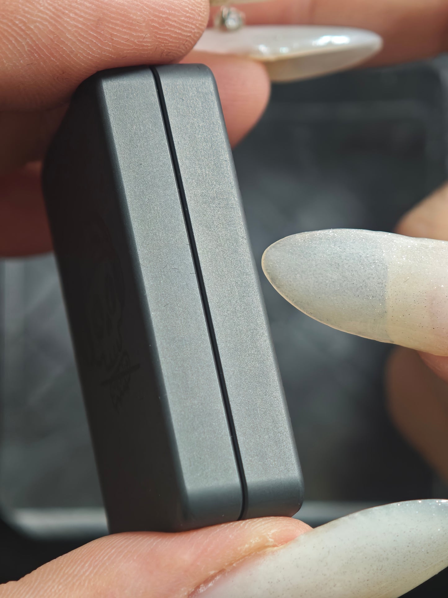 Mute Zirconium