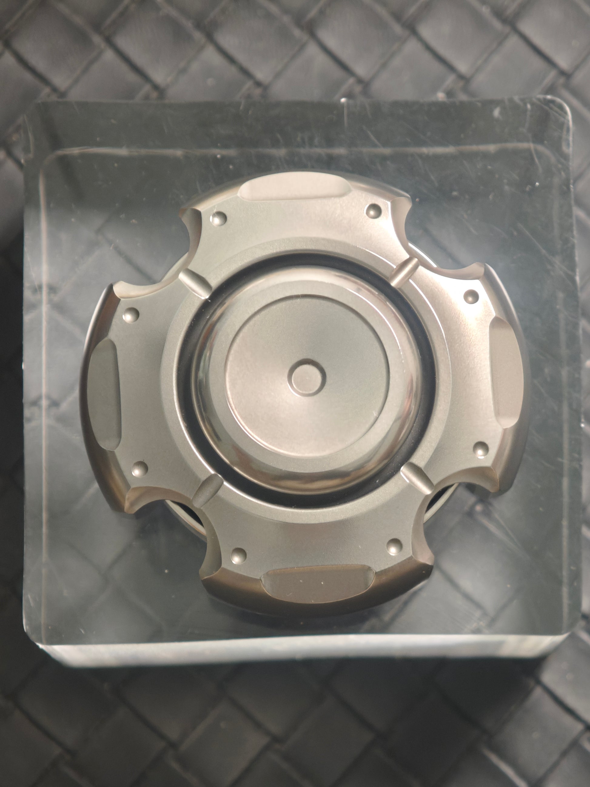 Resonance Titanium