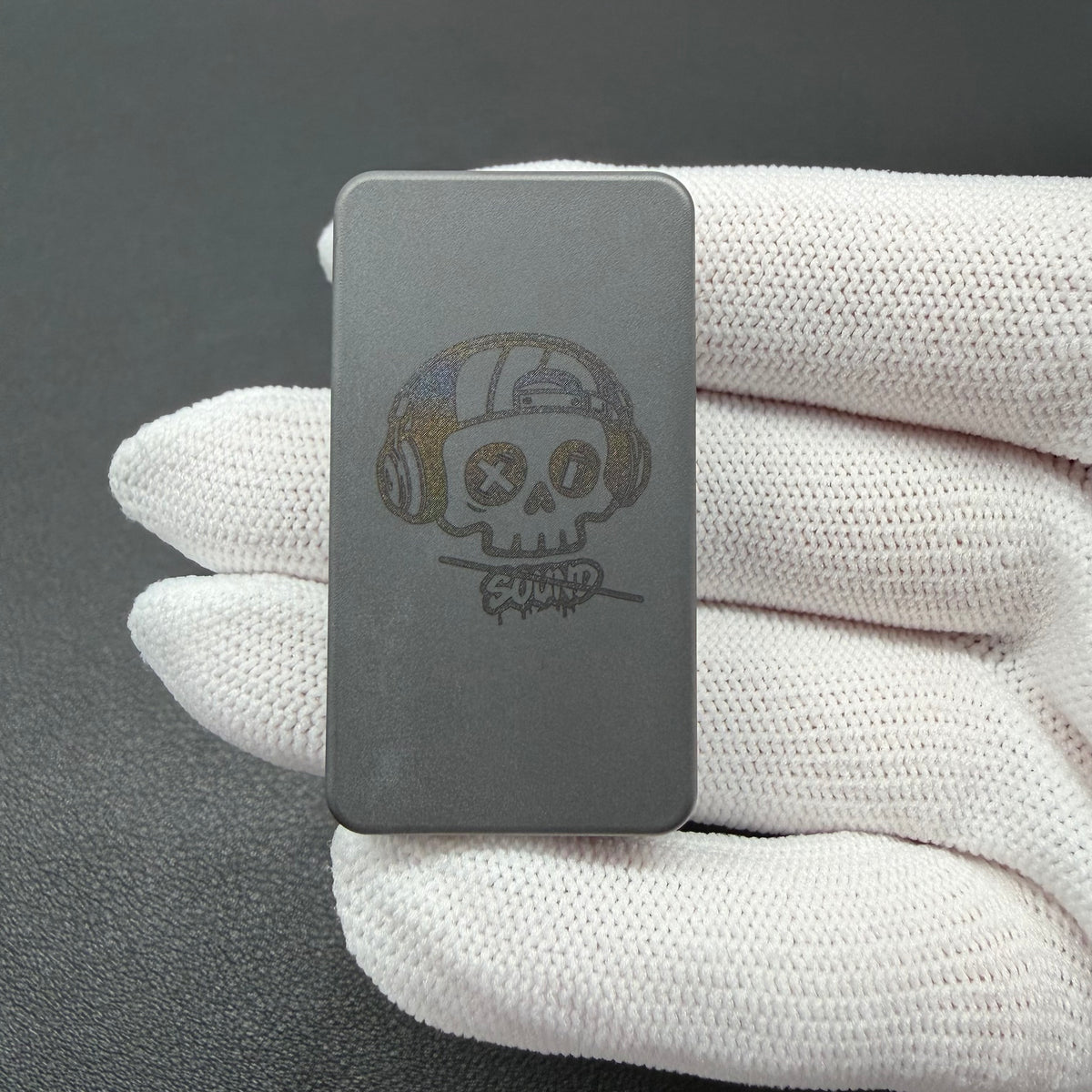 Mute Zirconium