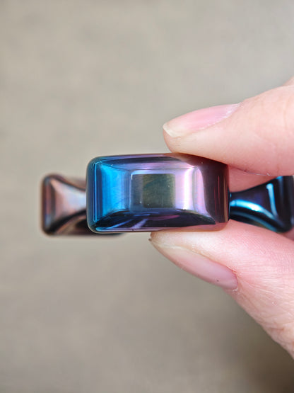 Three-Leaf Horizon Zirconium Oil Slick