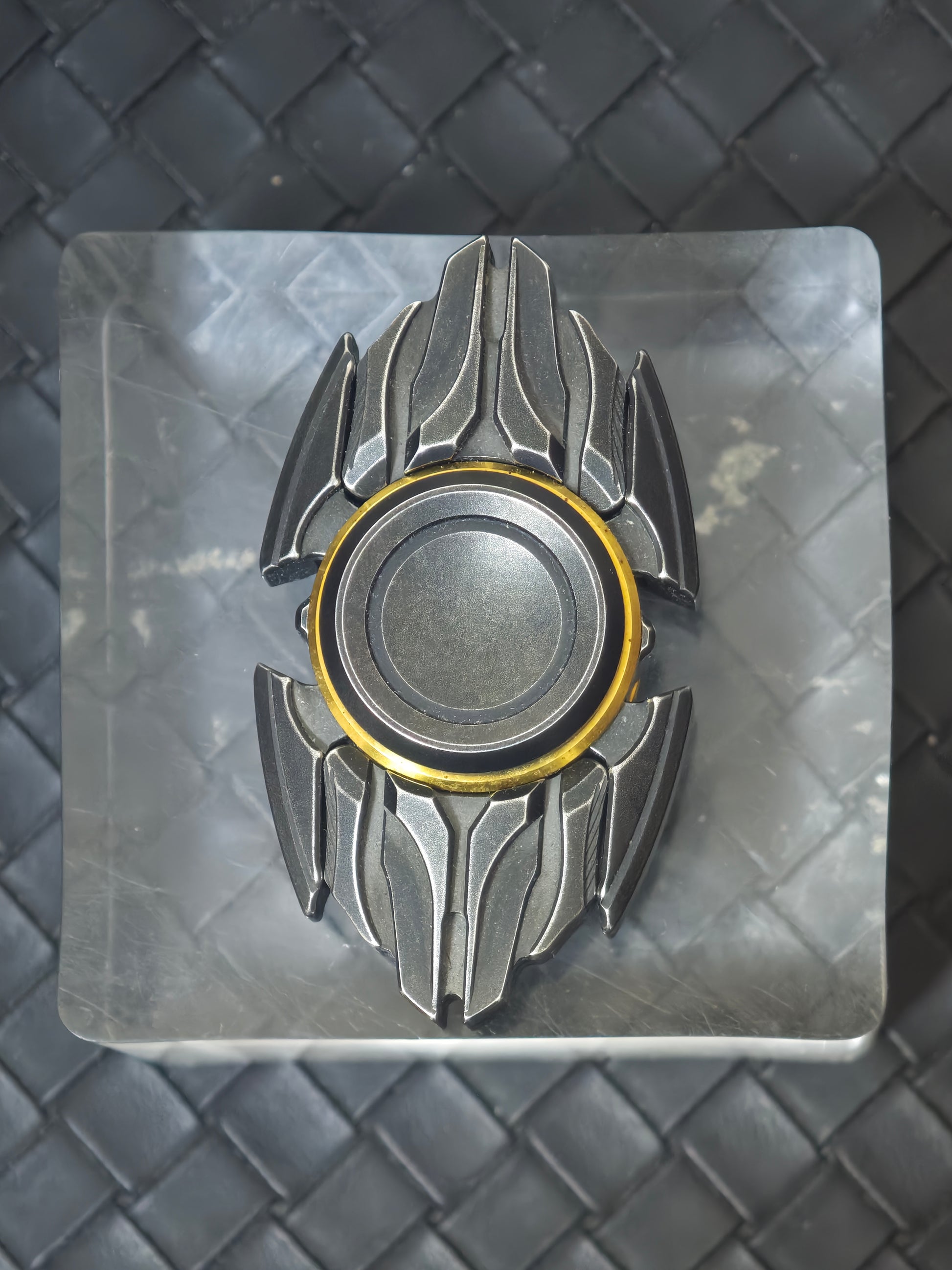 Dark Shell Opening Stainless Steel