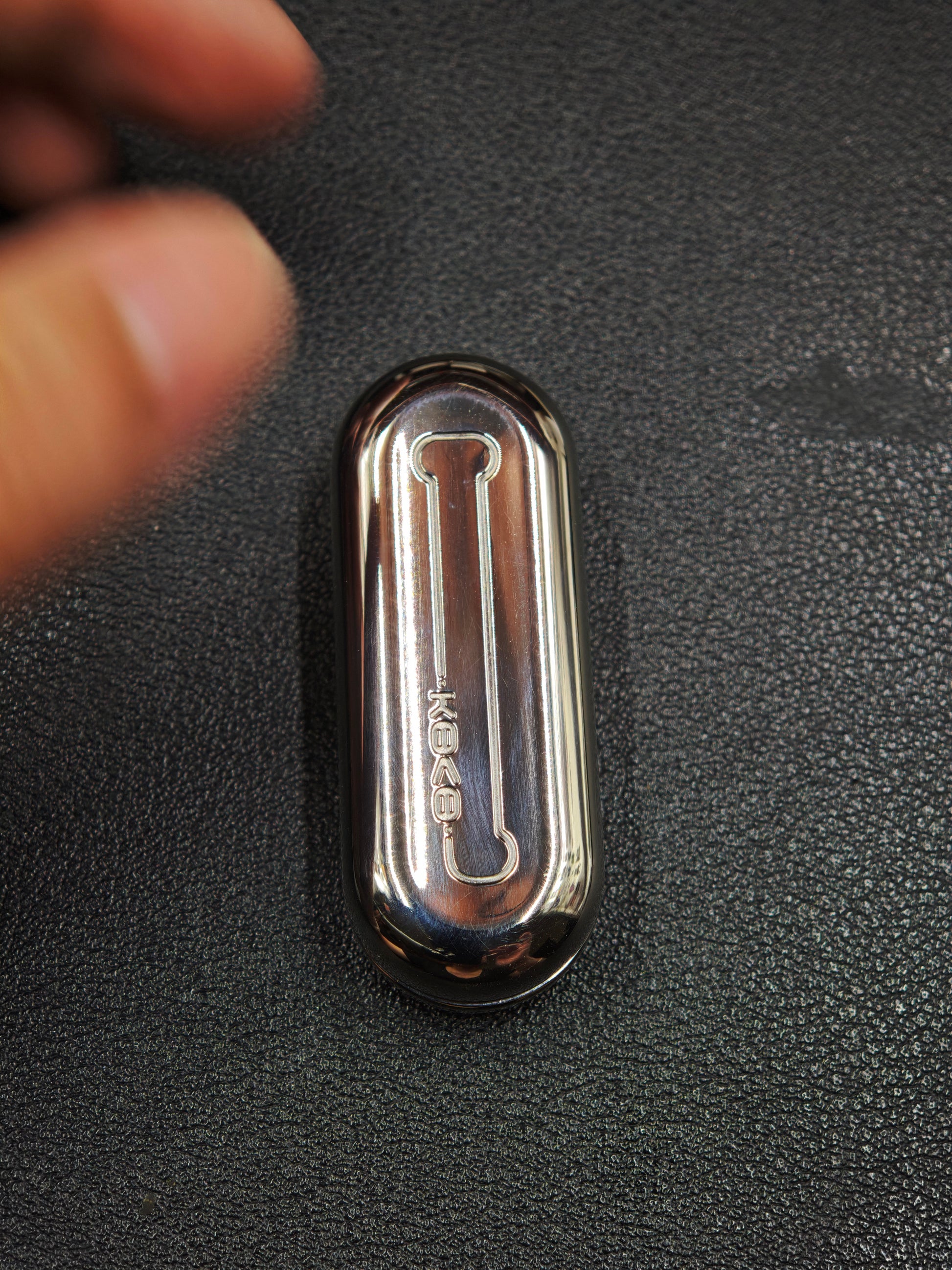 Floating Cloud Titanium
