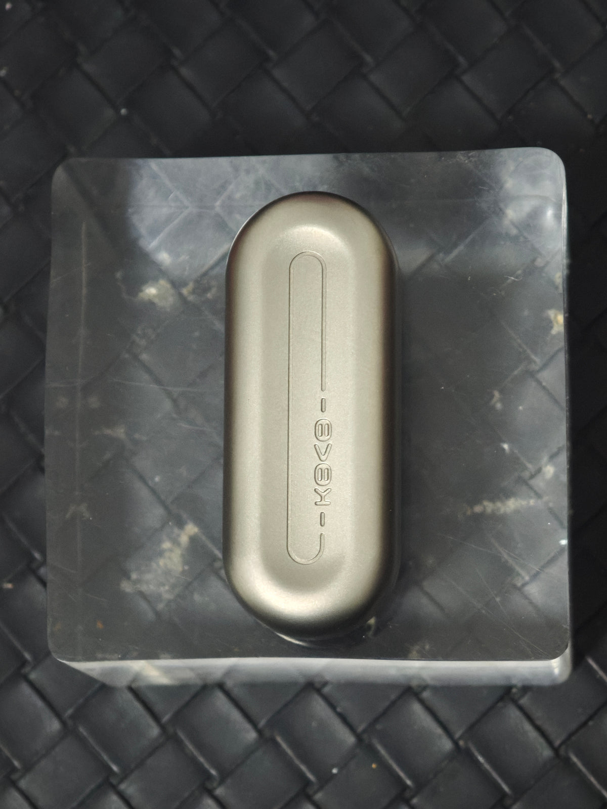 Floating Cloud Titanium