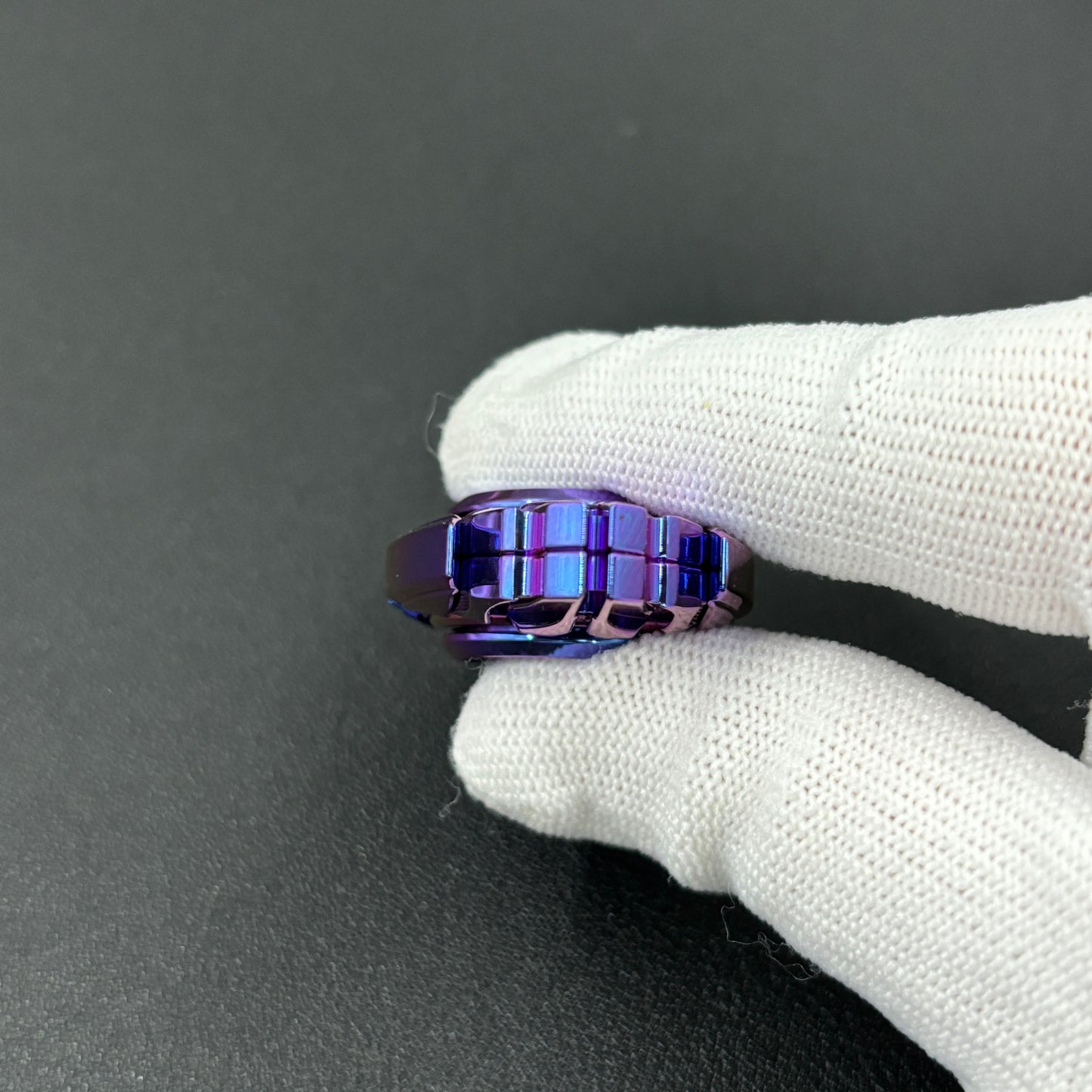 Dark Shell Opening Zirconium Limited 20