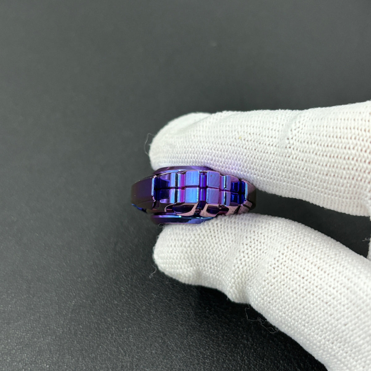 Dark Shell Opening Zirconium Limited 20