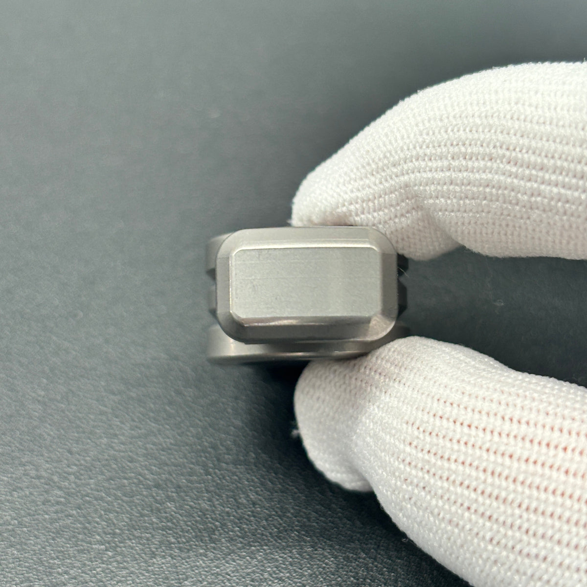 Floating Shadow Titanium