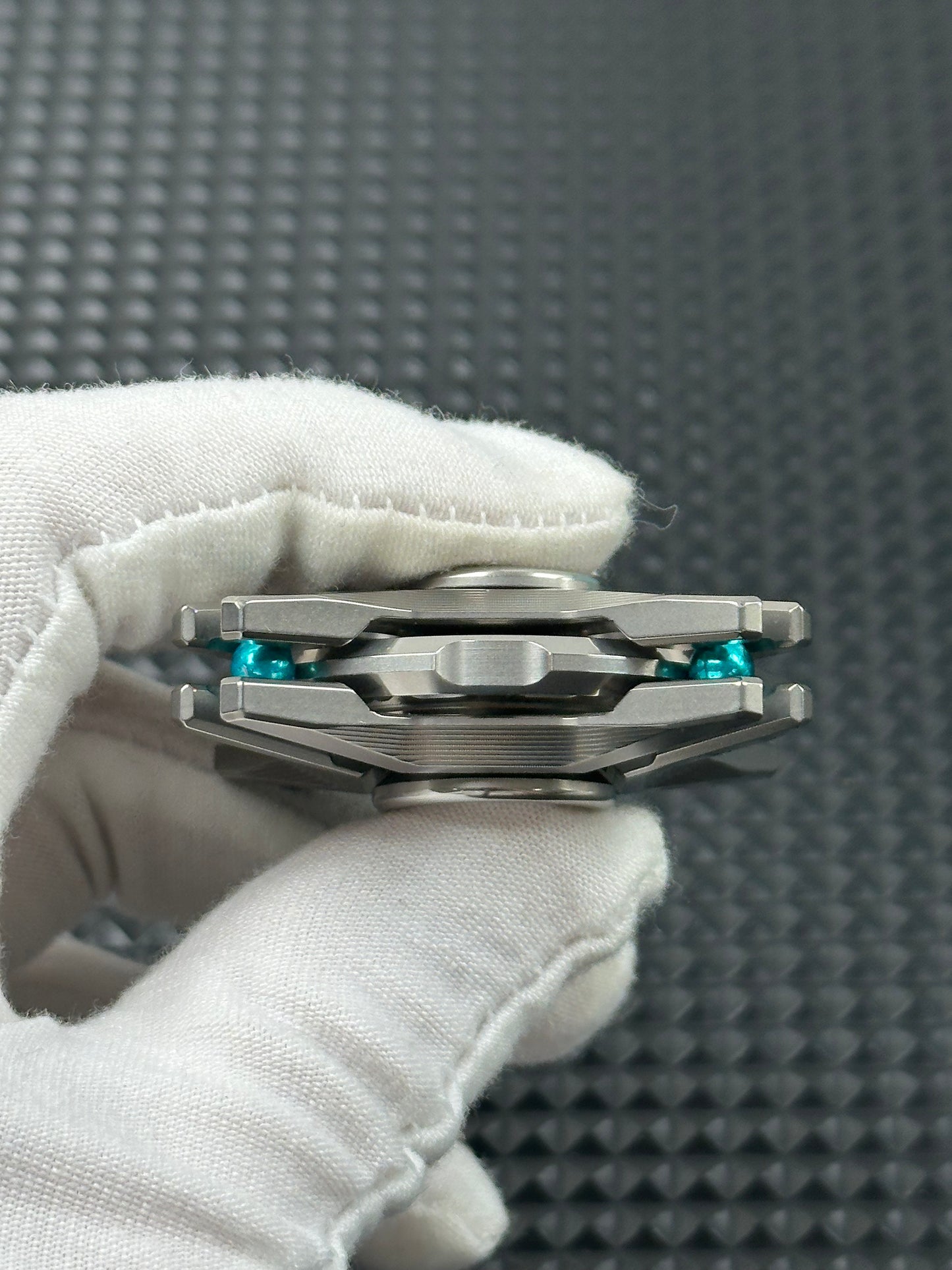 Manzala Titanium