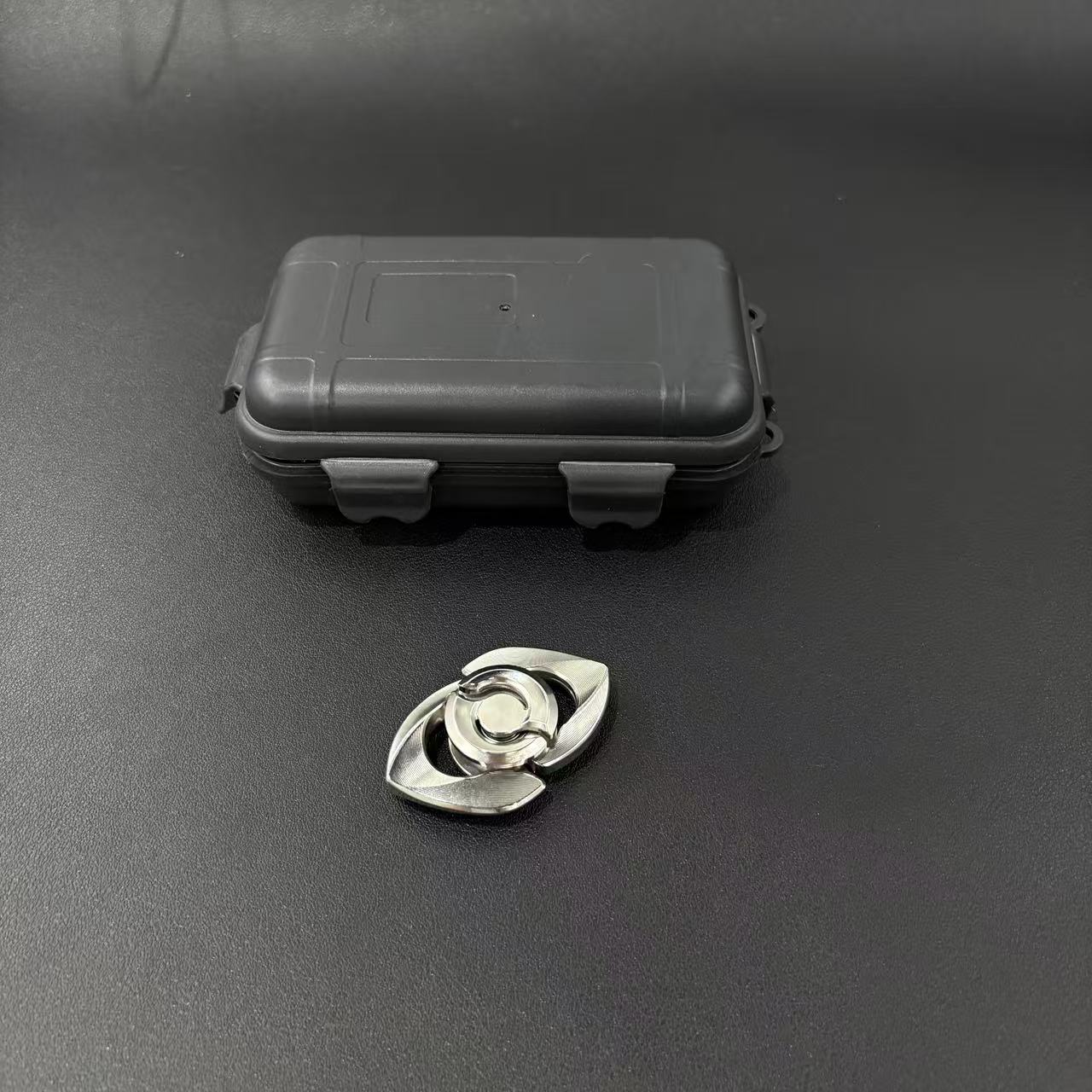 Baby Dolphin Titanium