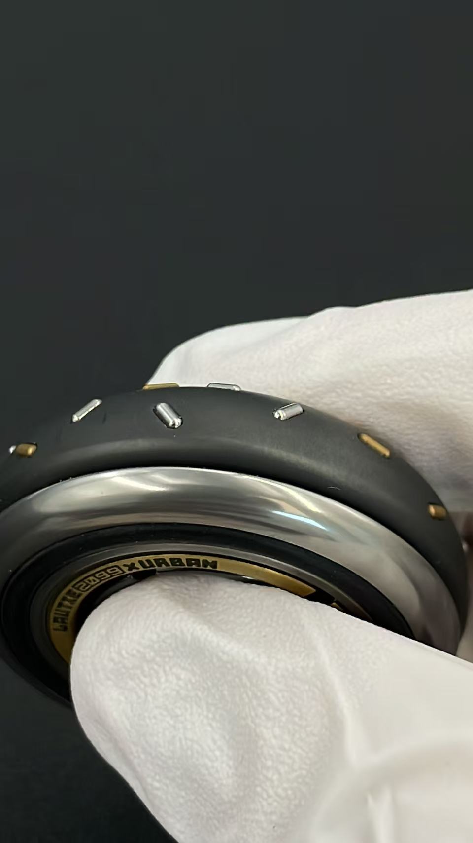Doughnut Zirconium