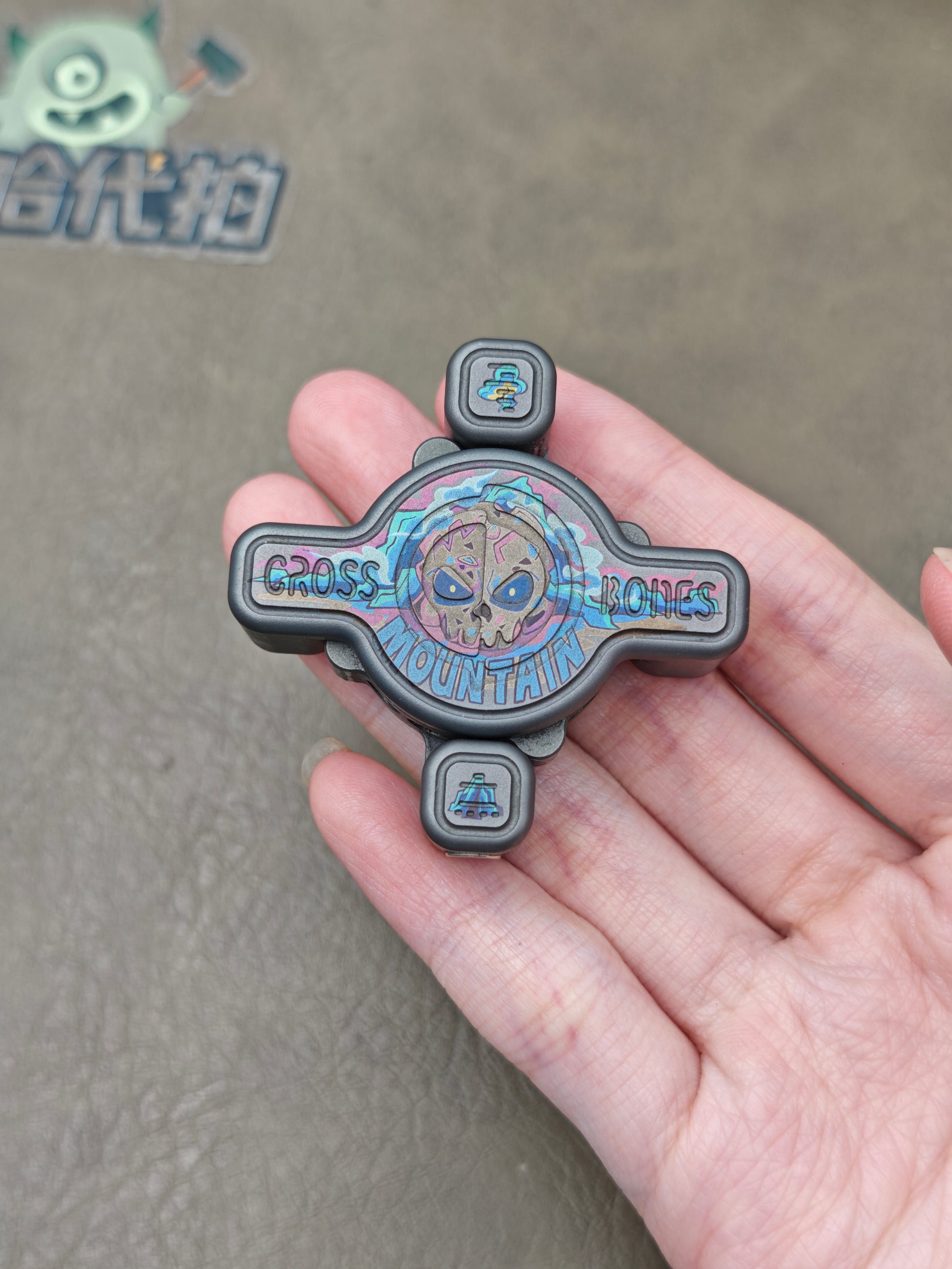 Cross Bones r Titanium