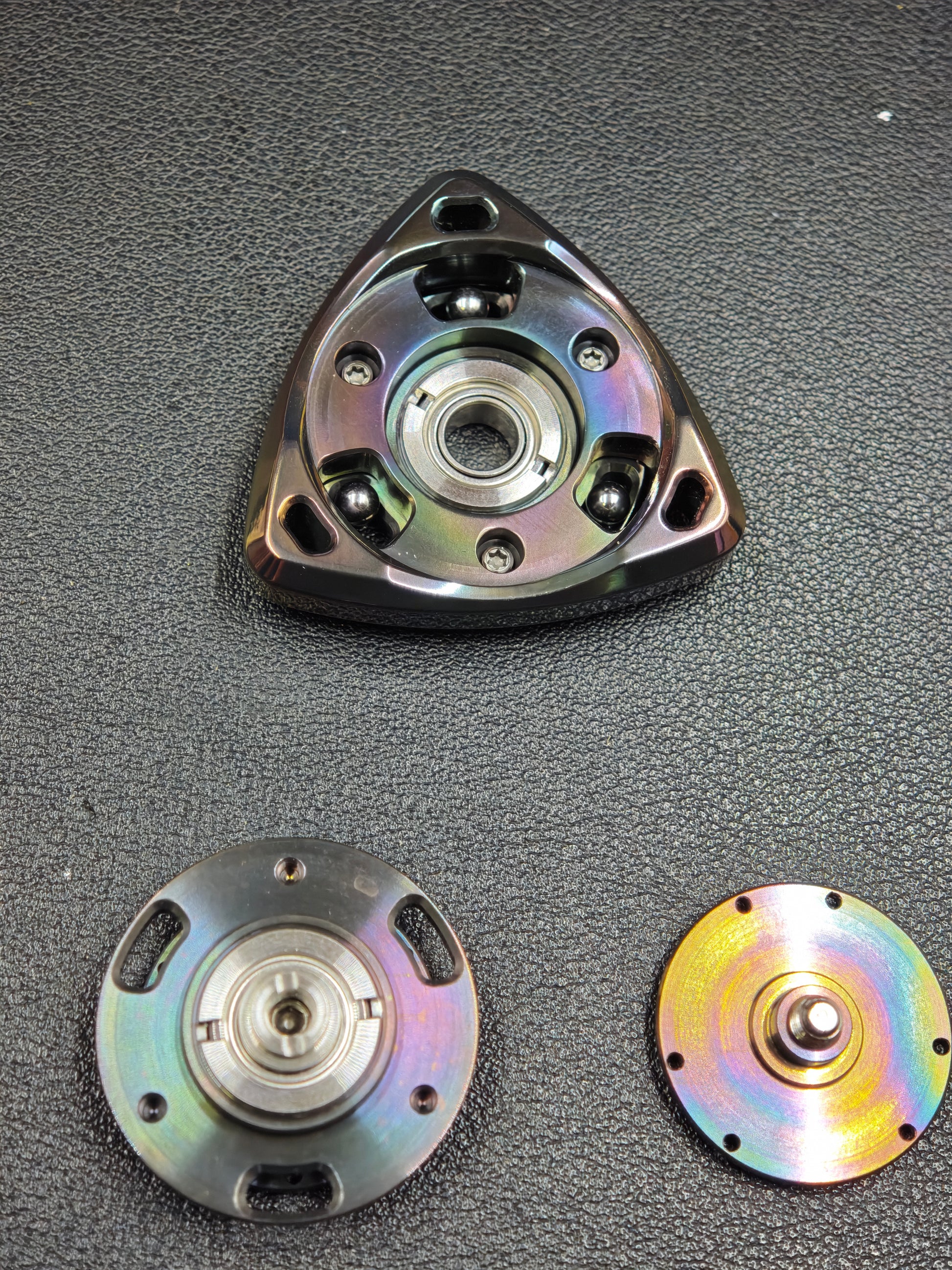9 HAND ROAR Spinner Zirconium