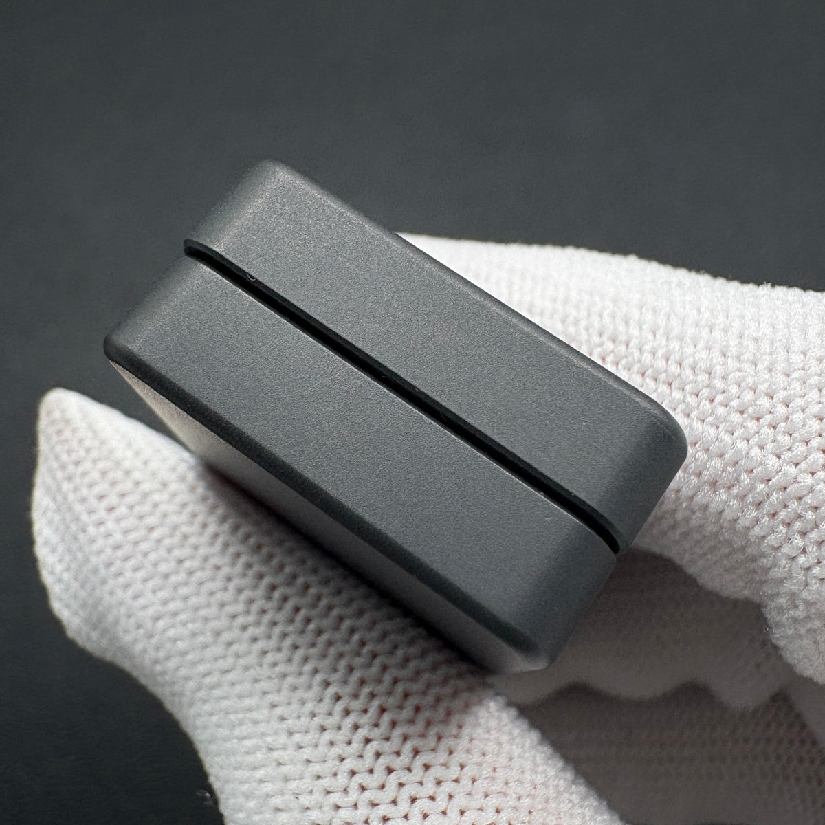 Mute Zirconium