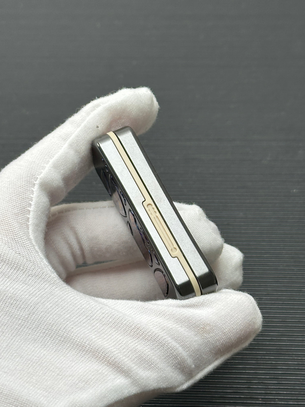 Snake Zirconium