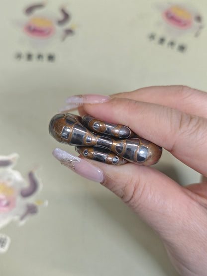 Superconductor