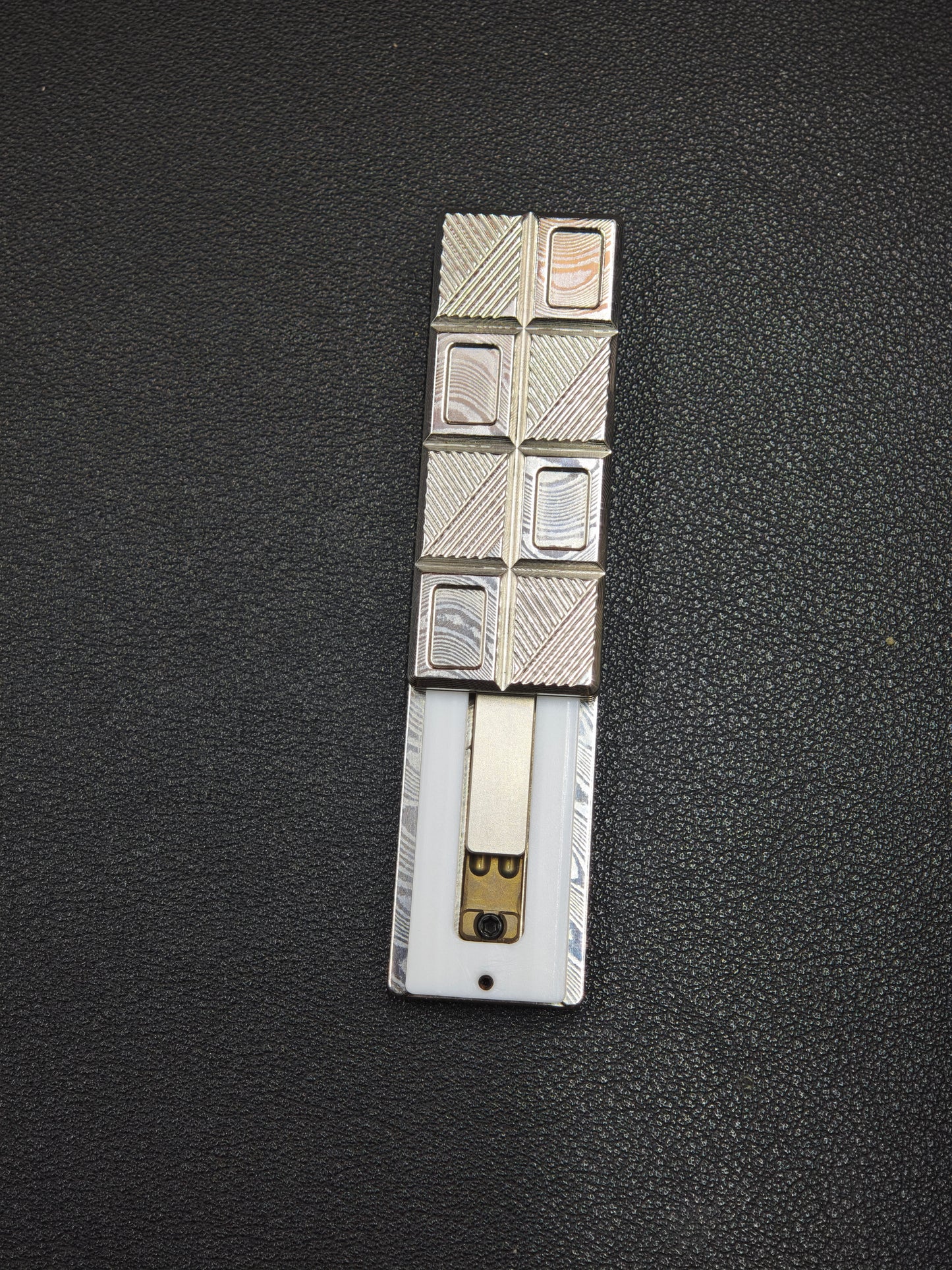 Ultra-Thin Wafer Damasteel