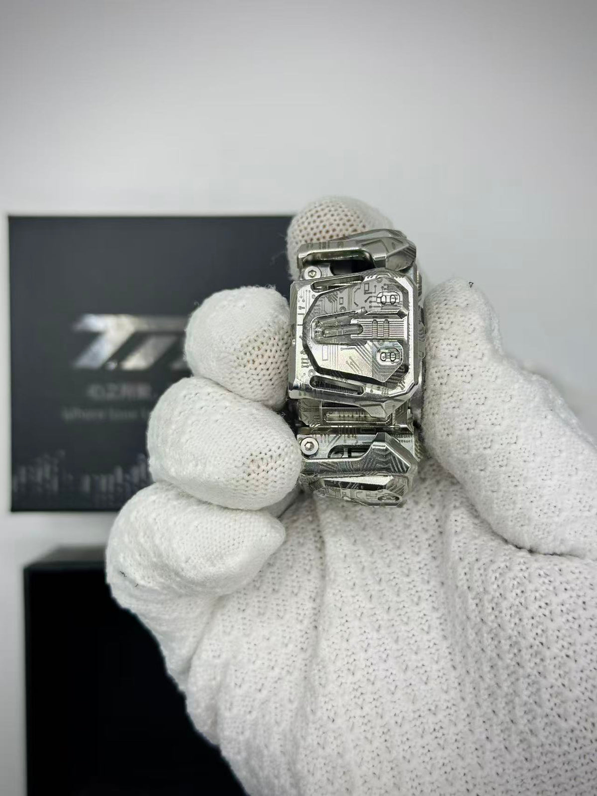 Ancient Iron Shell Opening Stainless Steel Engraved