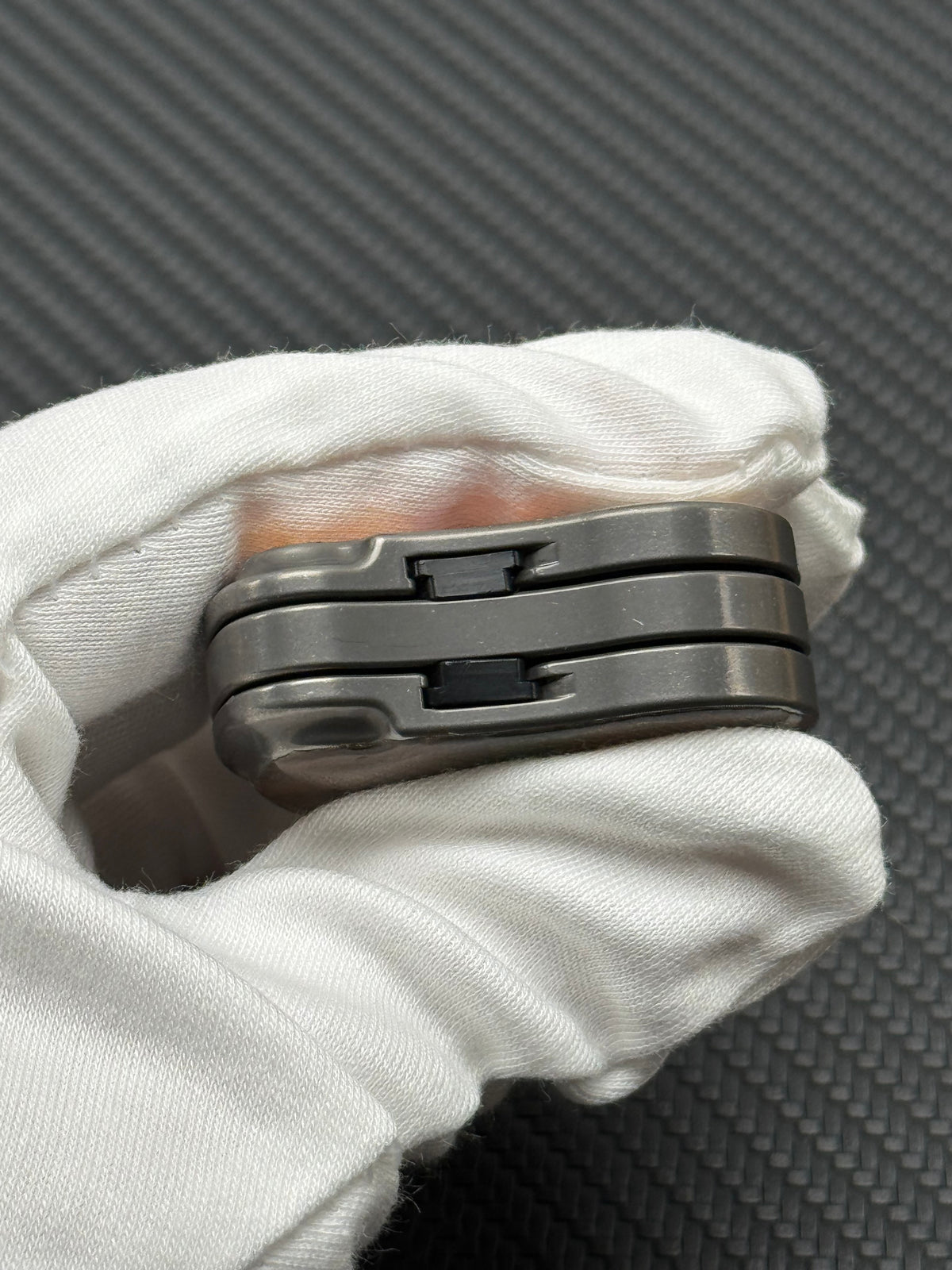 Balled Shell Stainless Steel Stonewashed Resin-Sealed