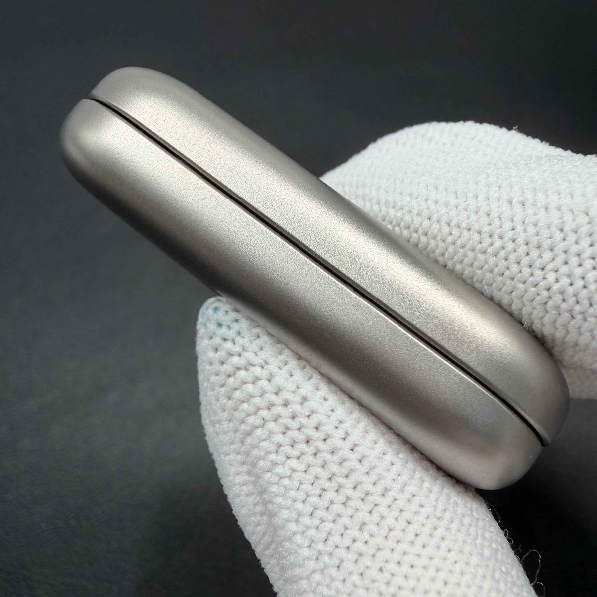 Floating Cloud Titanium