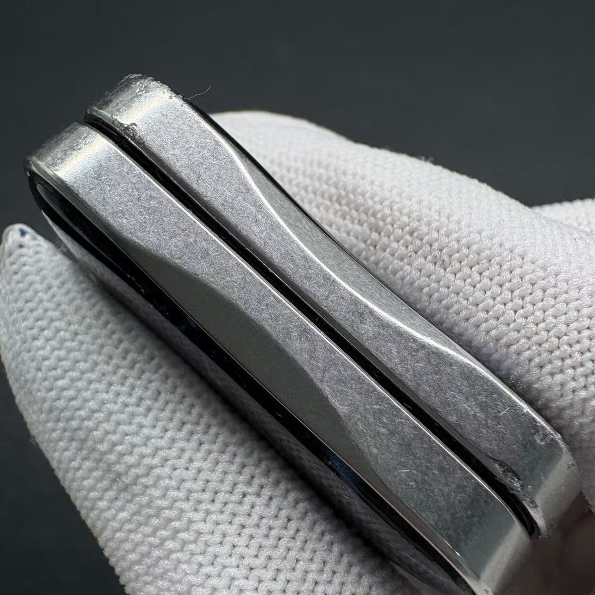 Aura Sand Stainless Steel
