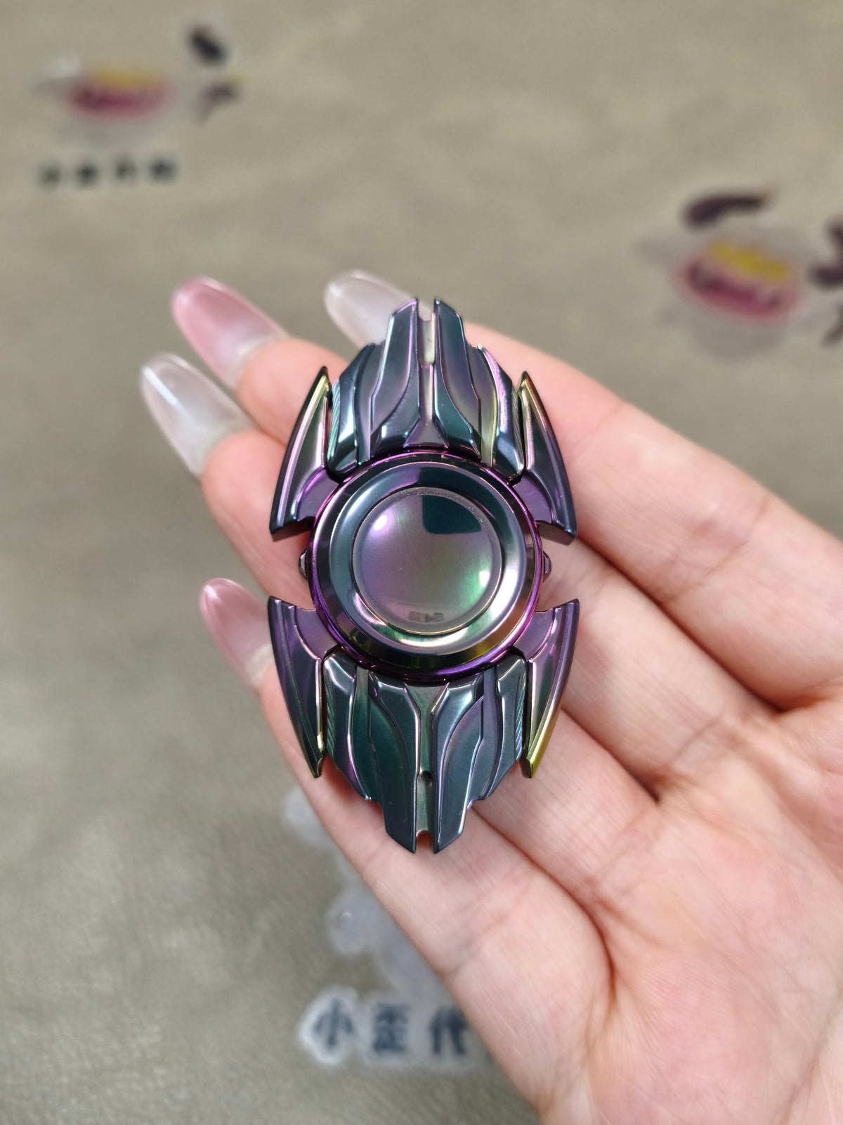 Dark Shell Opening Zirconium Oil Slick