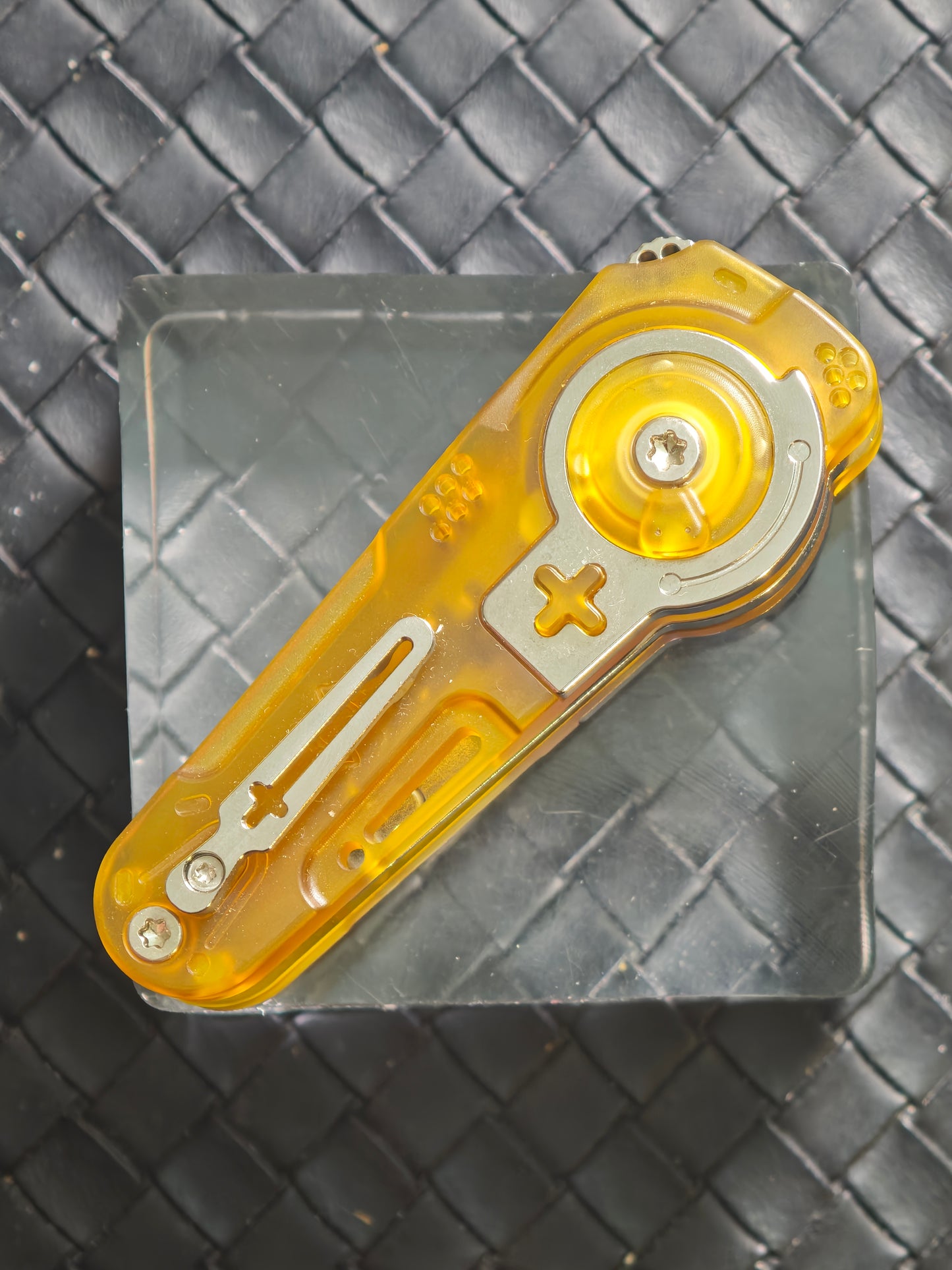 Dimension Slash Pry Bar Titanium PEI