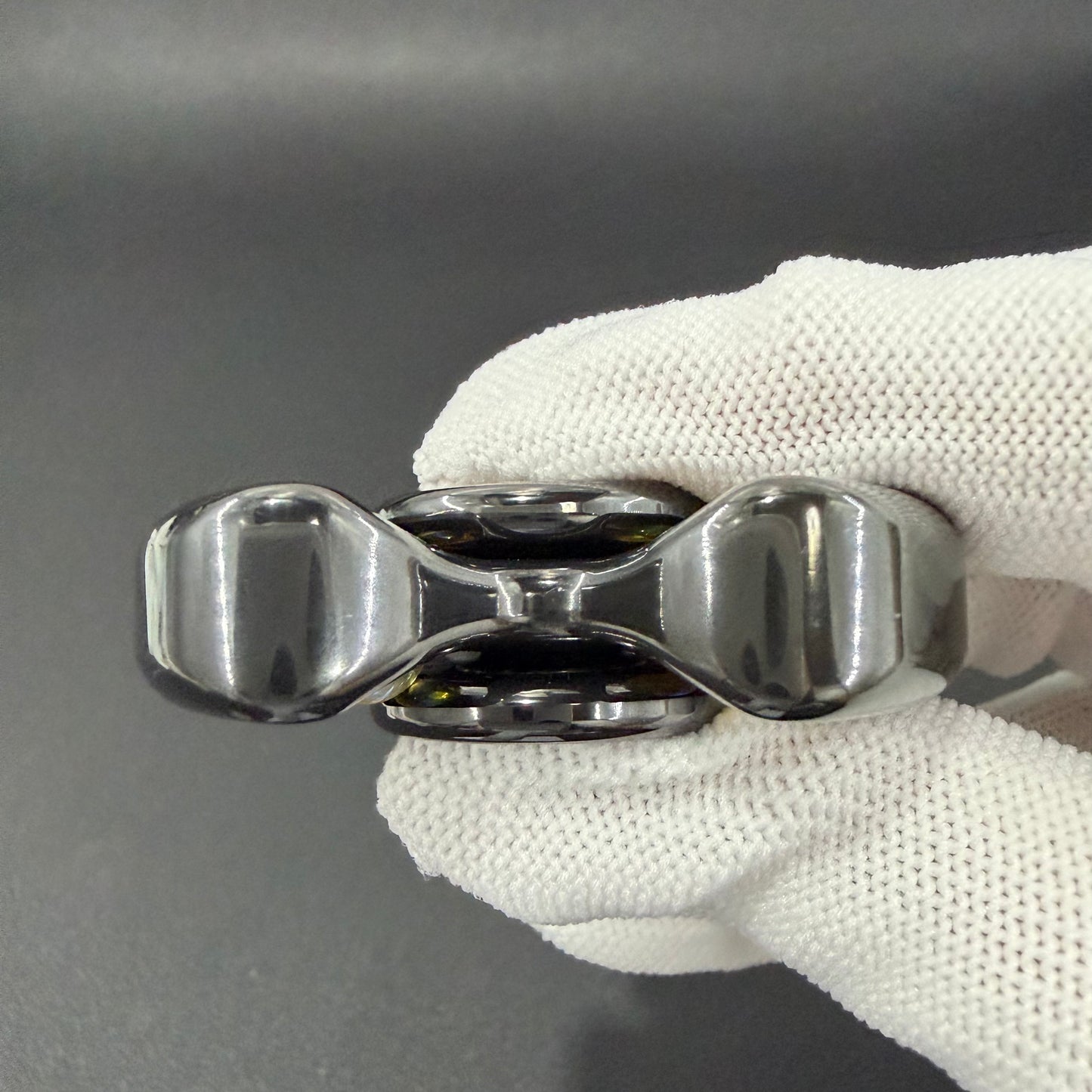 Three-Leaf Horizon Zirconium