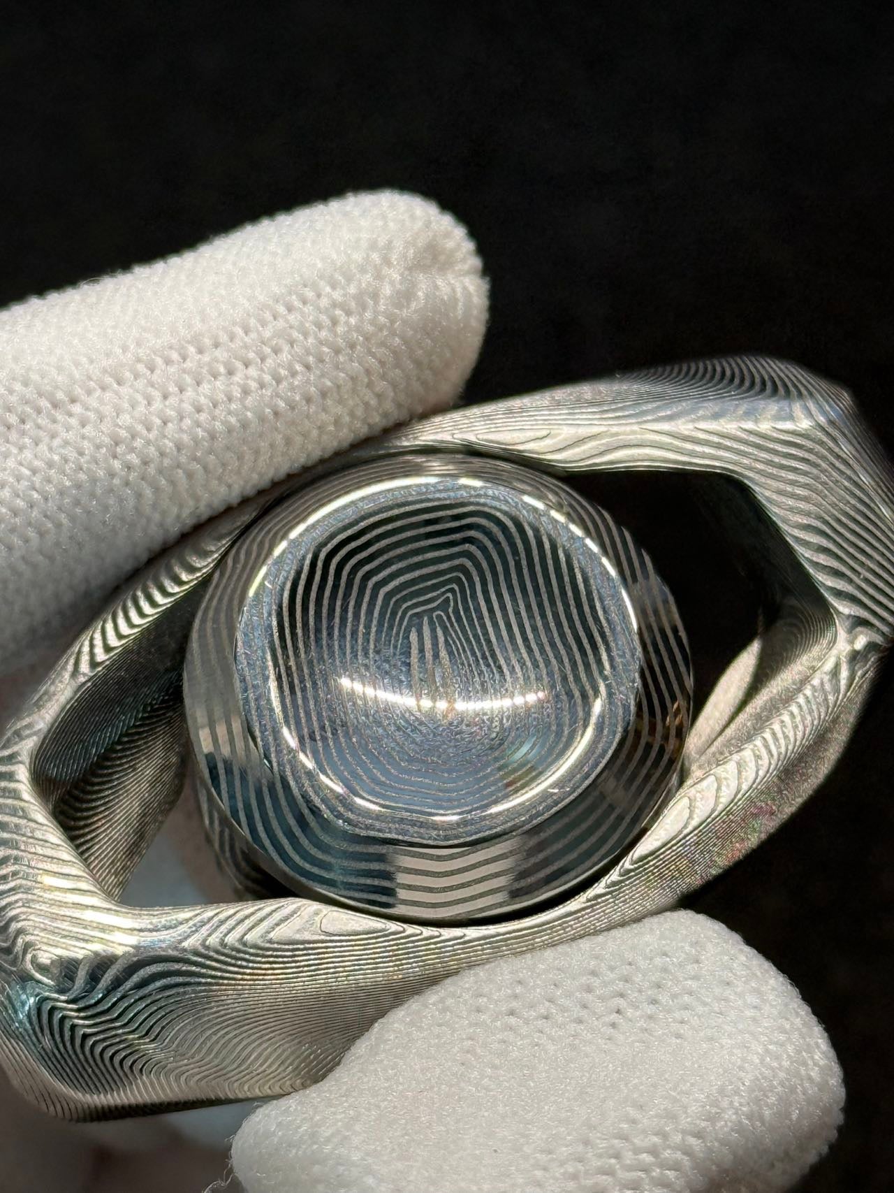 Er Niu Damasteel