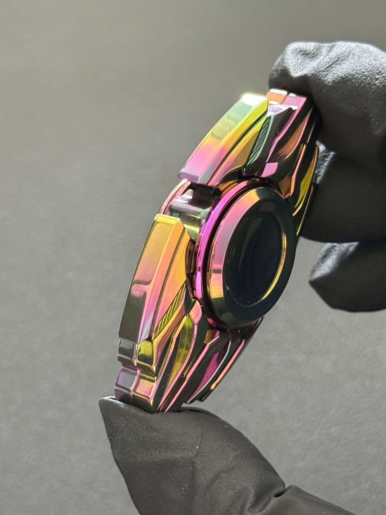 Dark Shell Opening Zirconium