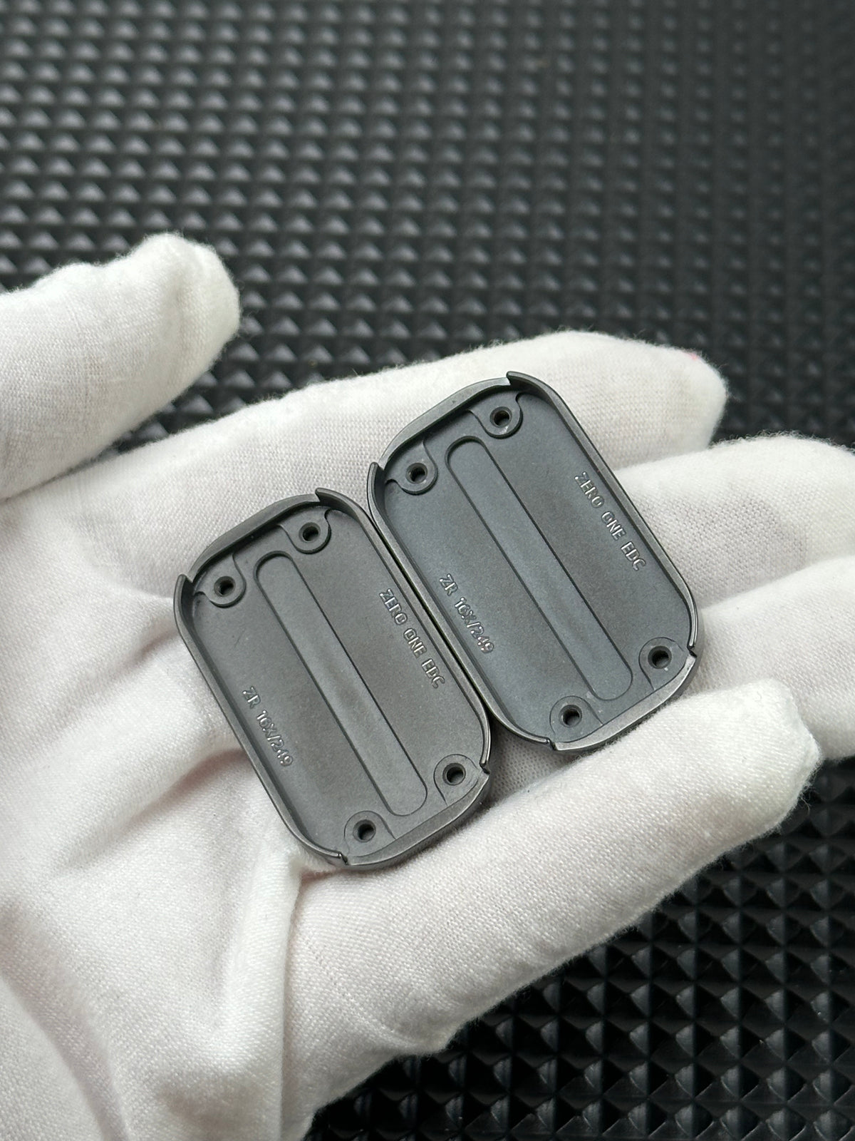 No.12 Shell Zirconium