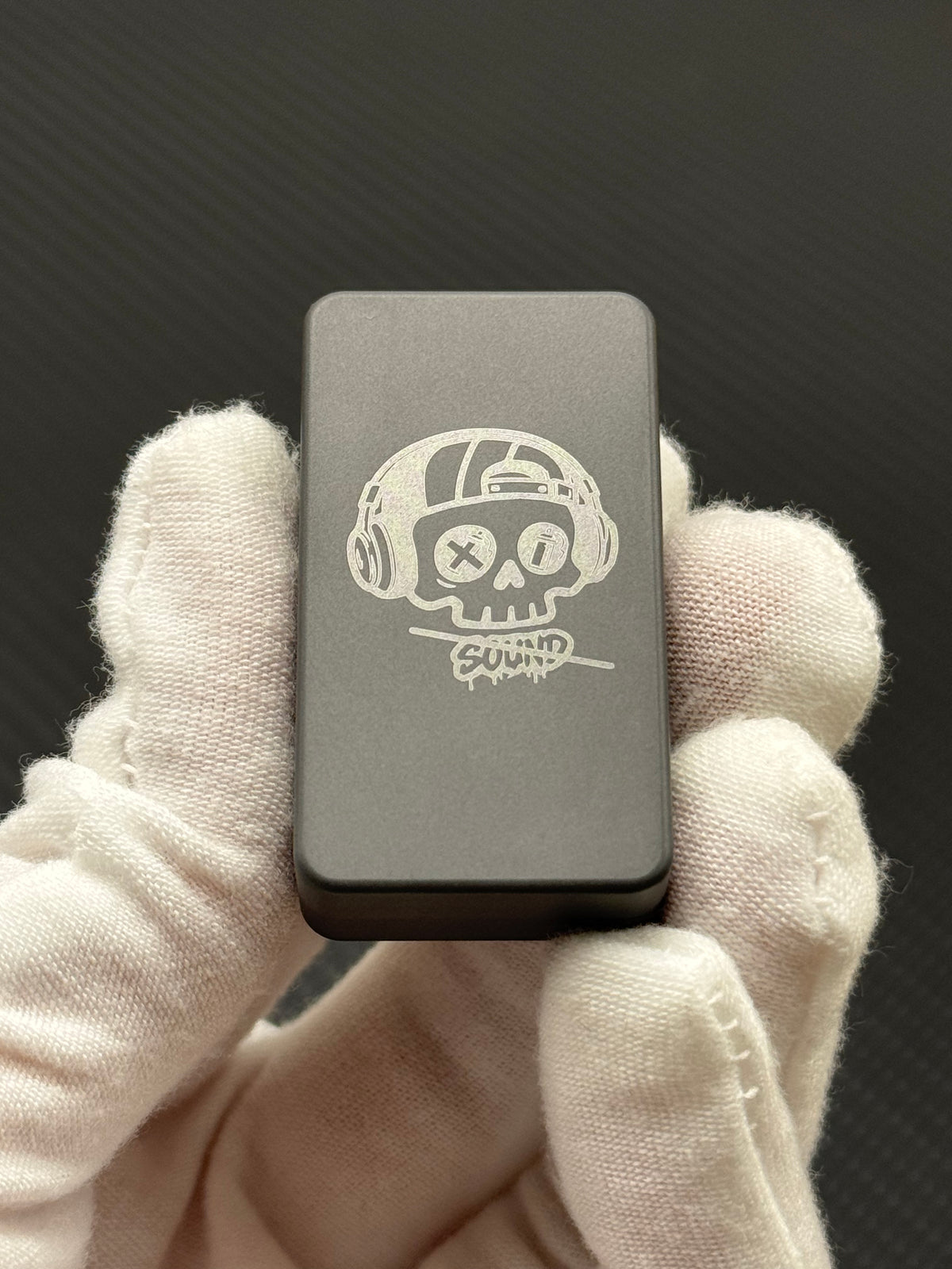 Mute Zirconium