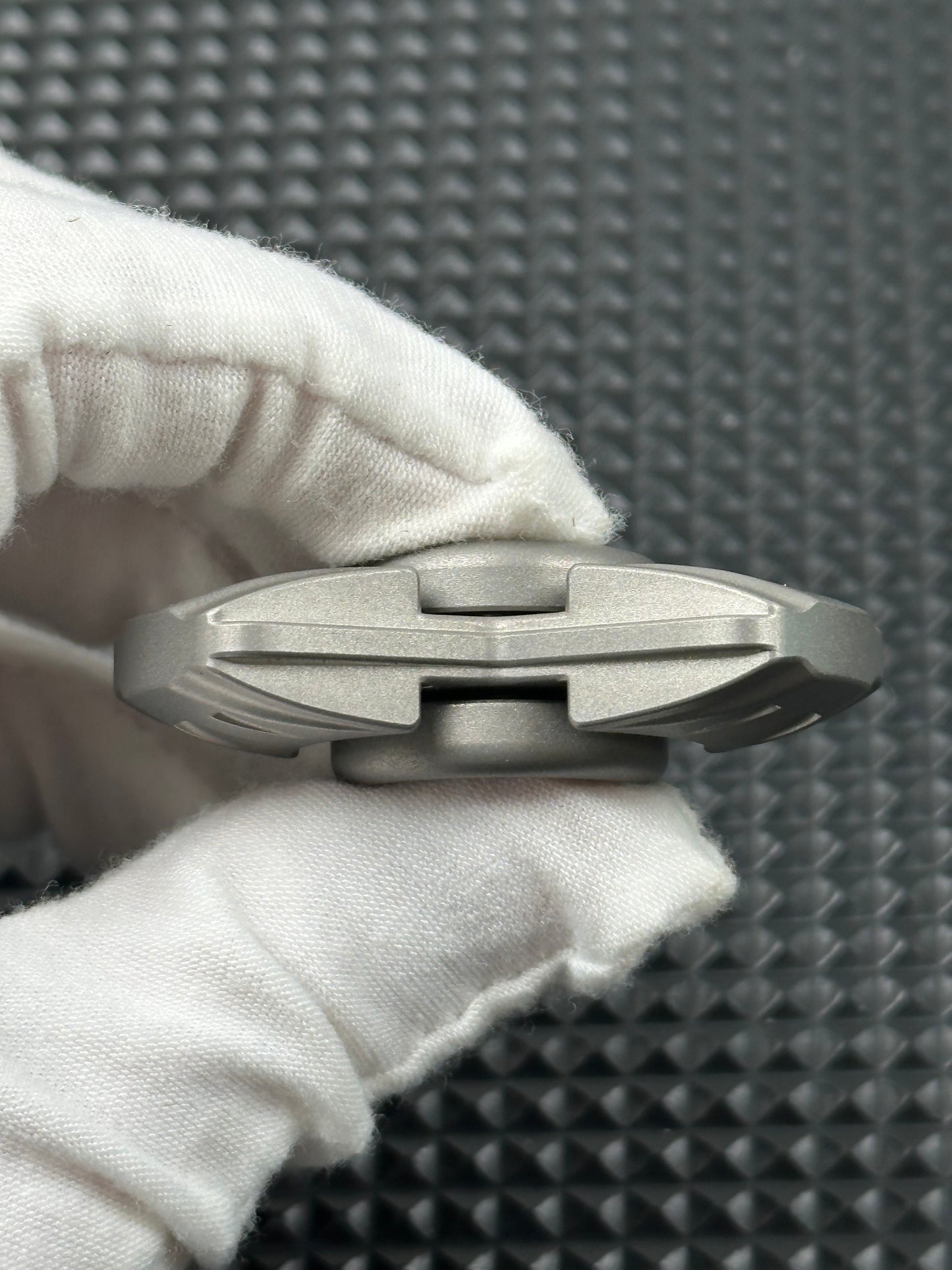 G One Titanium