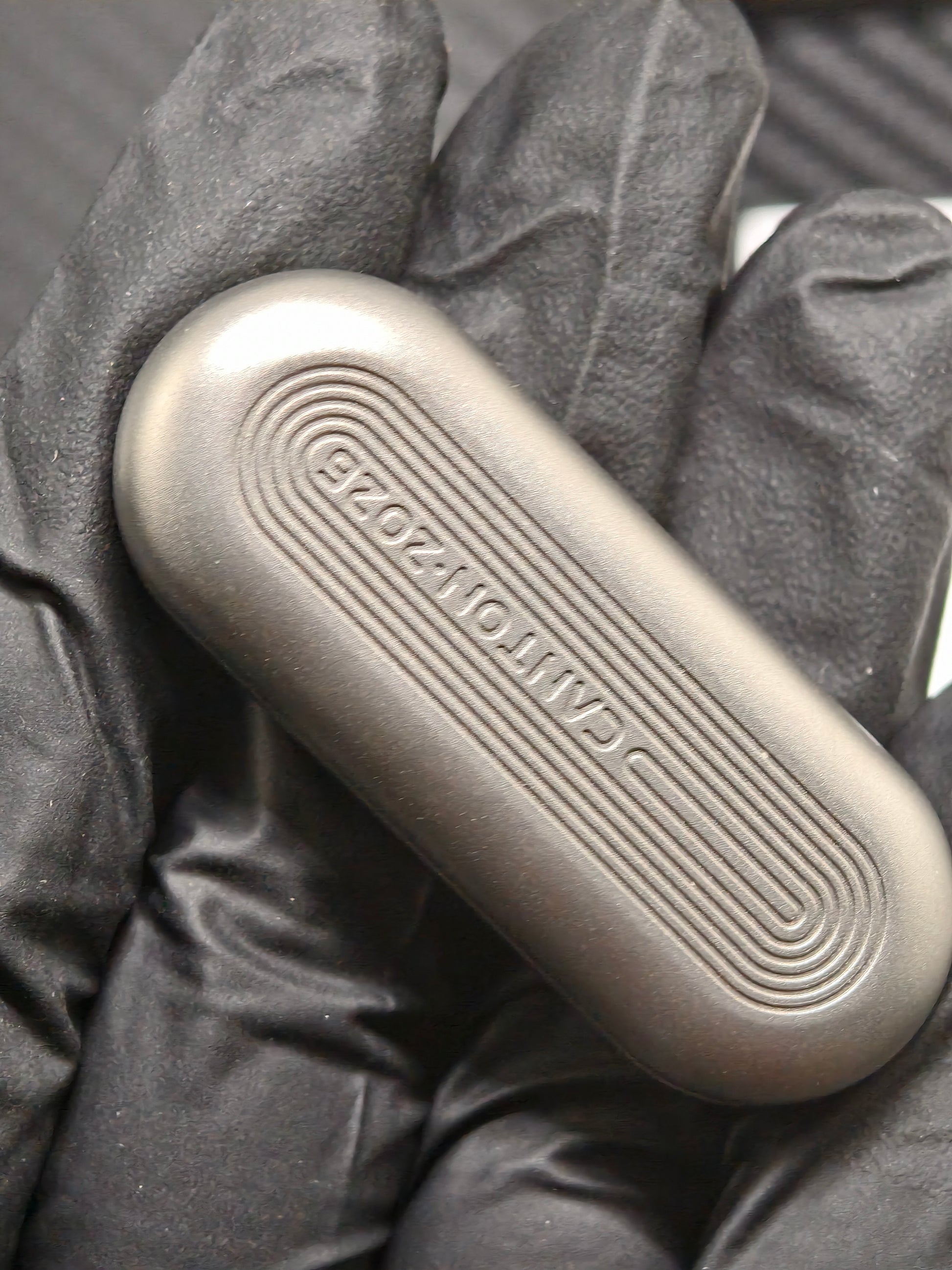 Floating Cloud Titanium