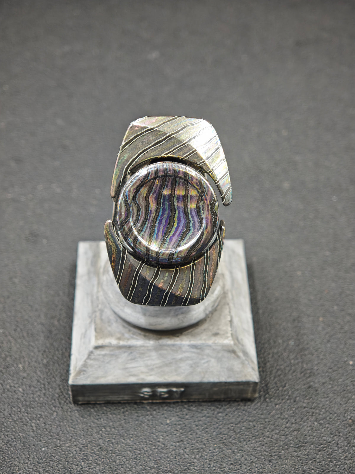 Special Material Cloud Pivot Zircuti