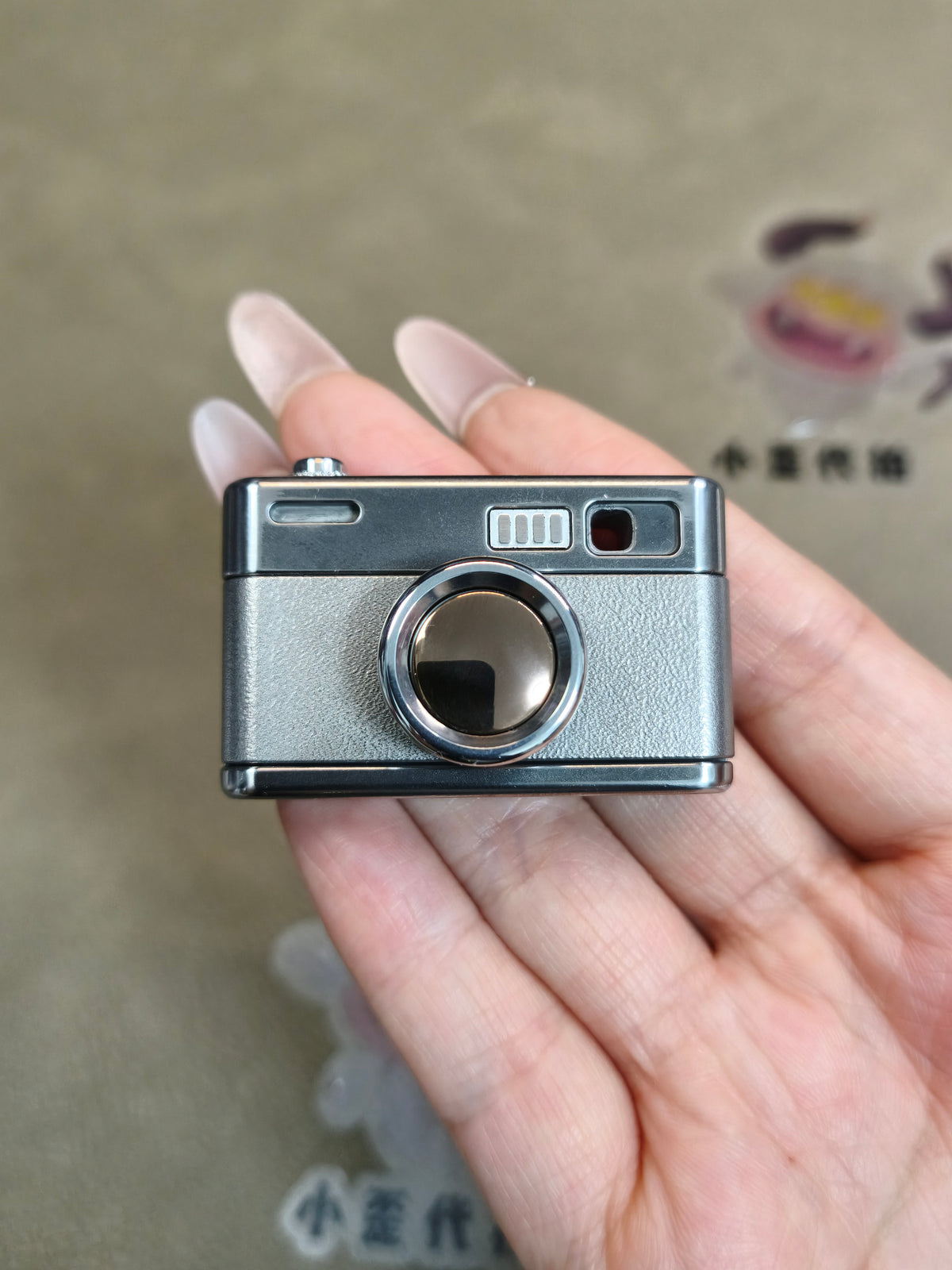 Camera M Titanium Distressed