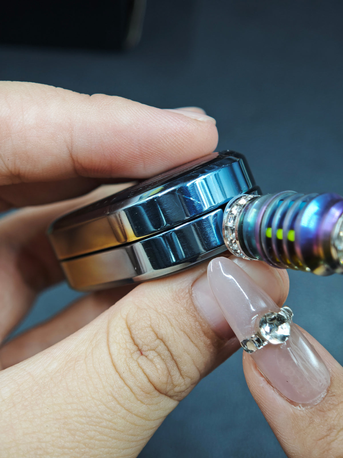 F2.8 Zirconium Color-Anodized Resin-Sealed Oil Slick