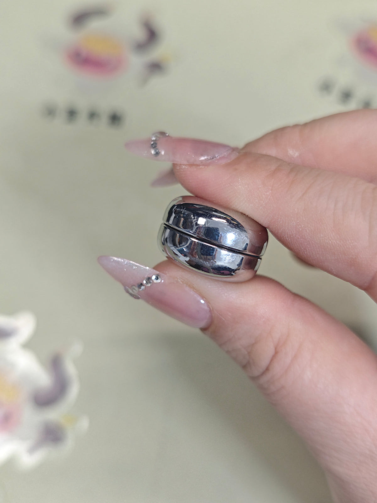 Floating Cloud Titanium