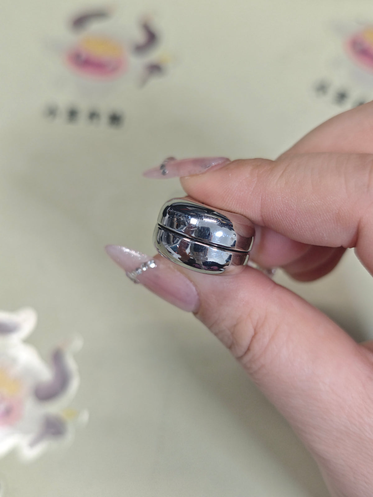 Floating Cloud Titanium