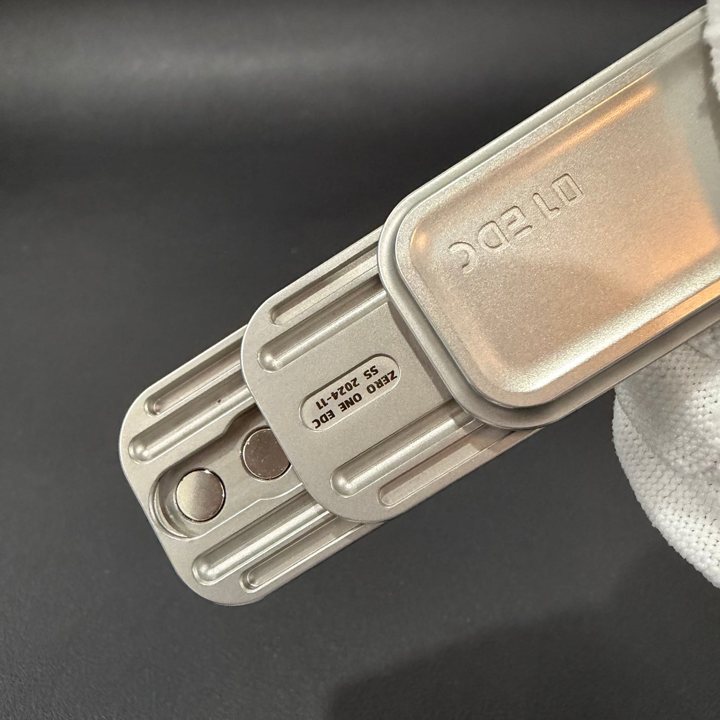 Magnet Feel Stainless Steel Stonewashed