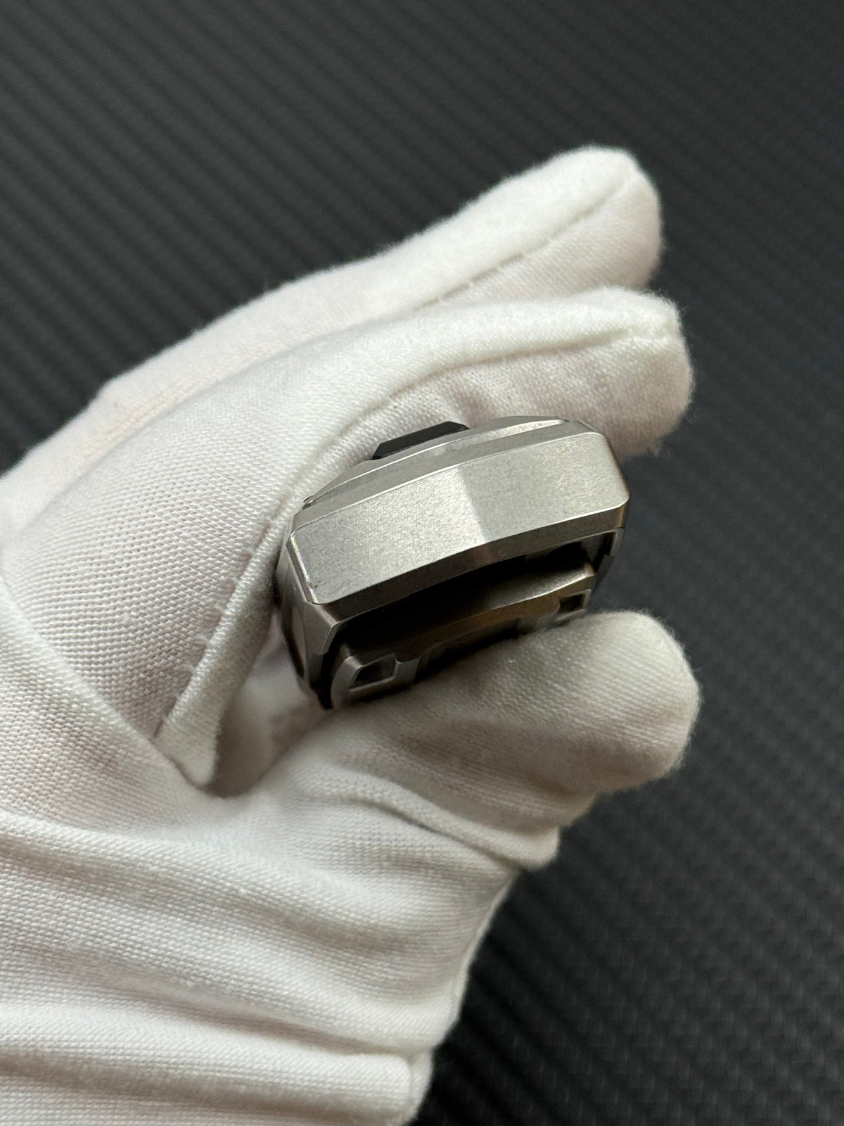 Thousand machines Stainless Steel Stonewashed