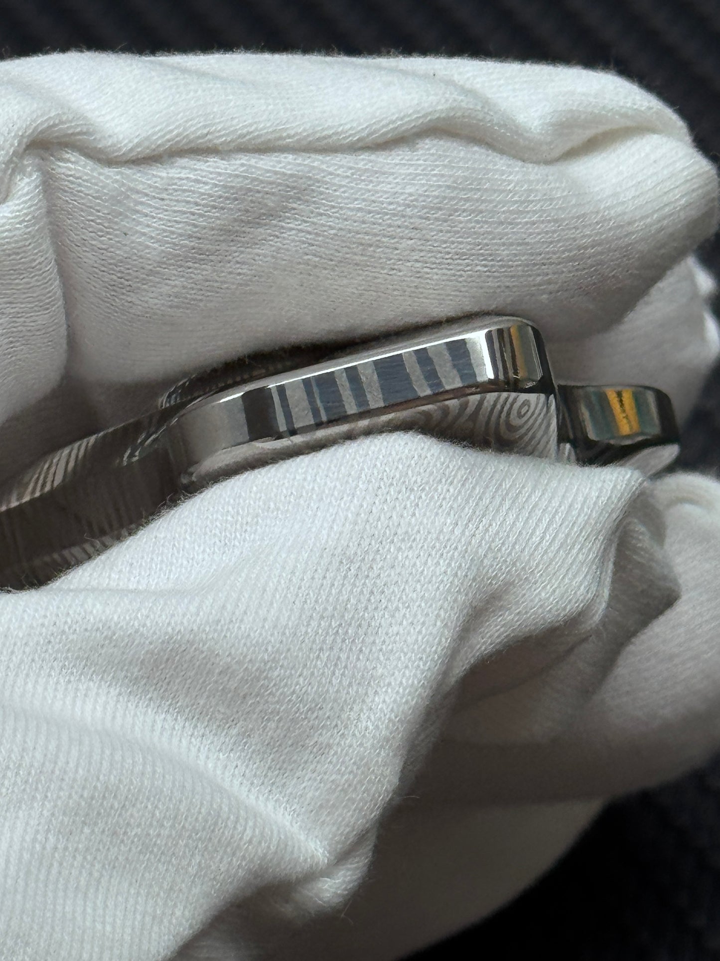 Phantom Dual Leaf Stainless Steel