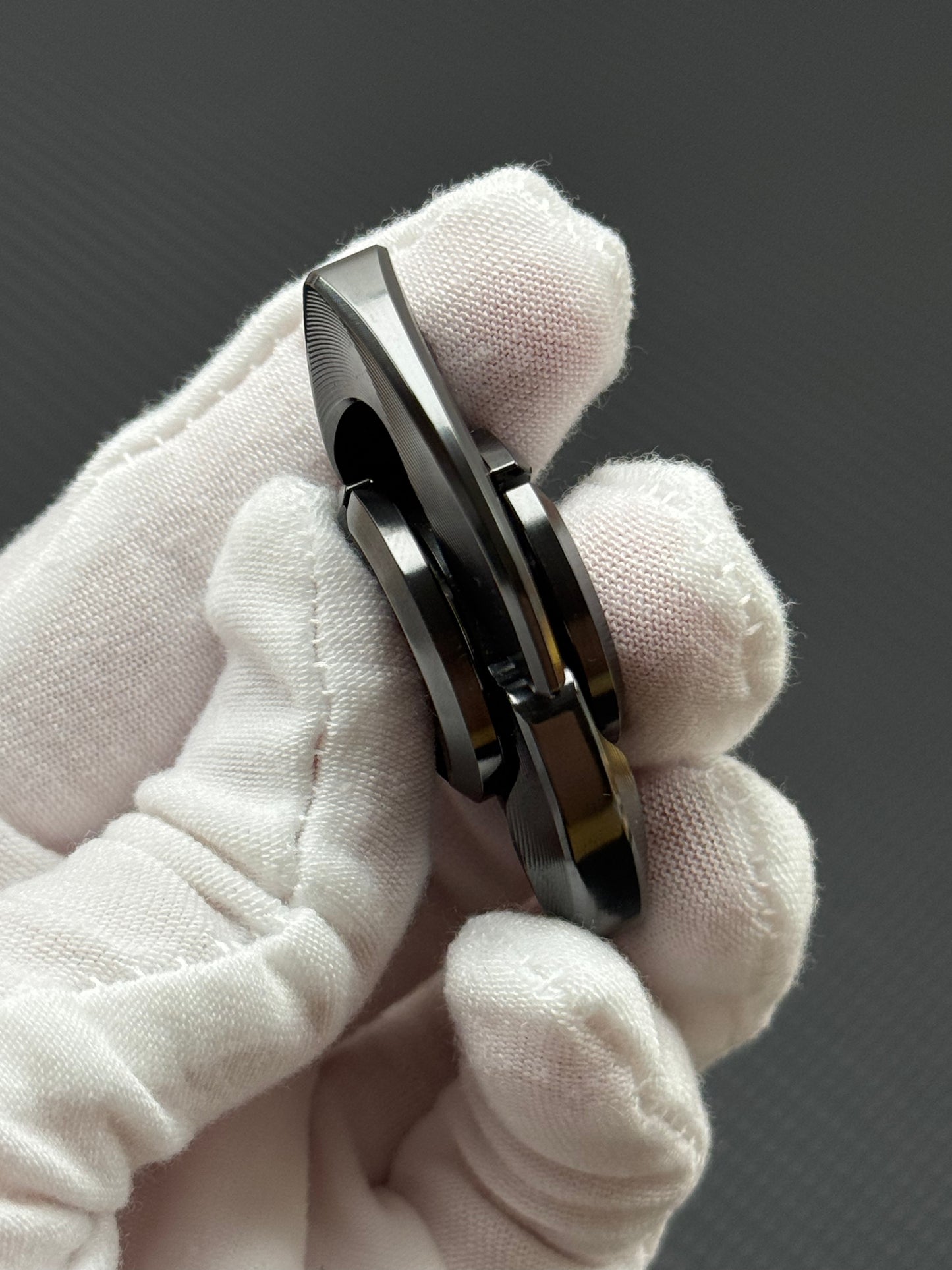 Baby Dolphin Zirconium