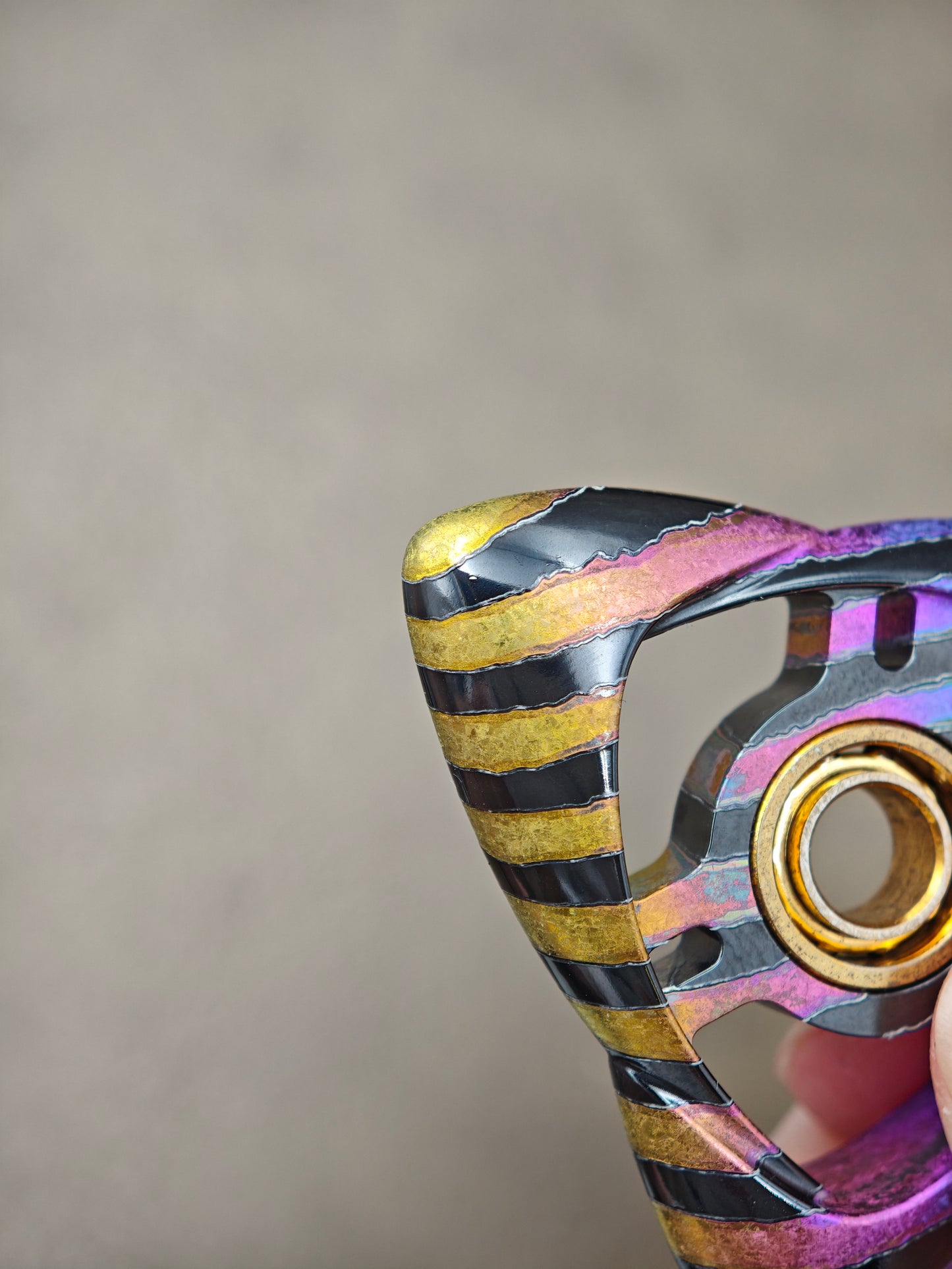 Wind Zirconium Zircuti