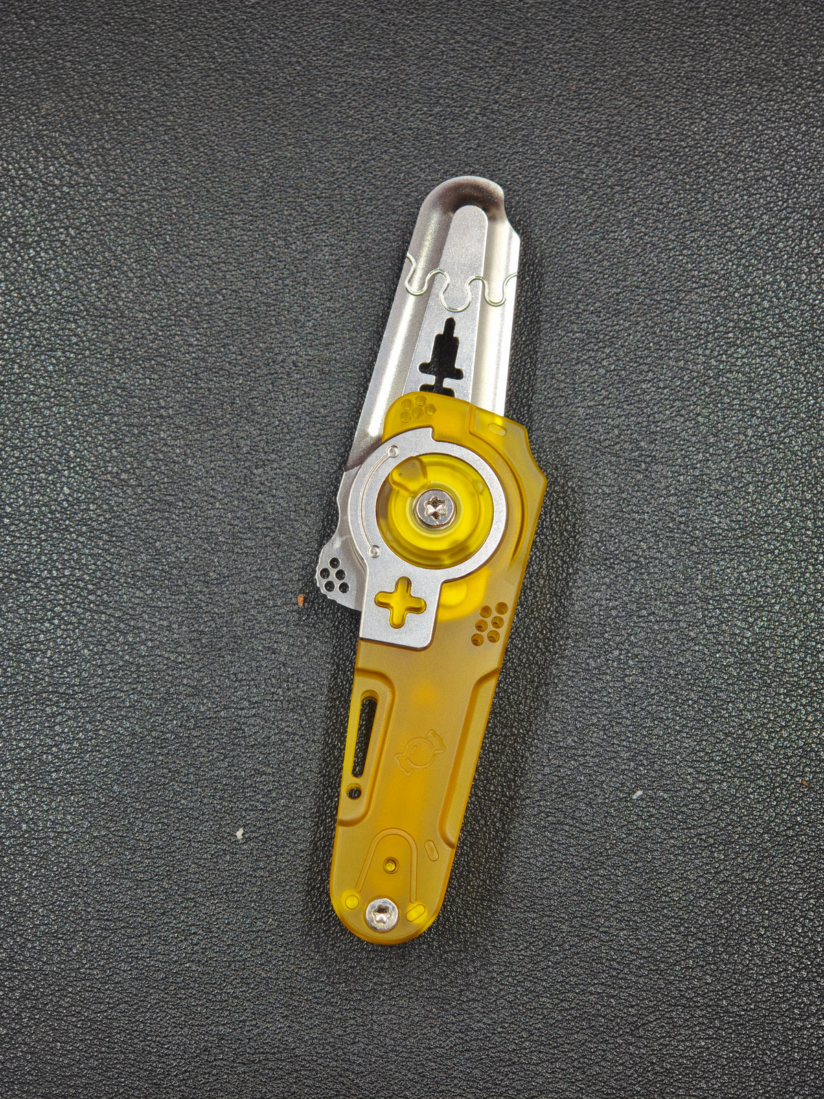 Dimension Slash Pry Bar Titanium PEI